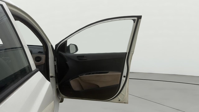 View Hyundai Grand i10 Image 43 Used Hyundai Grand i10 Image 43