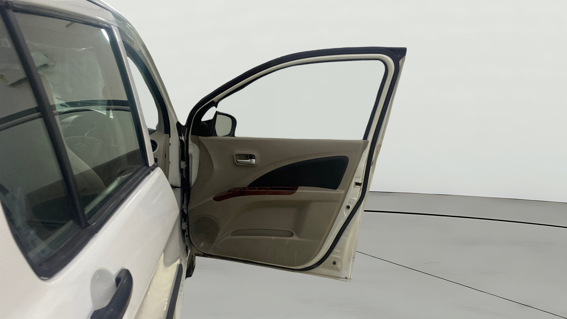 View 2016 Maruti Suzuki 1000 Base Variant Image 44 Used 2016 Maruti Suzuki 1000 Base Variant Image 44
