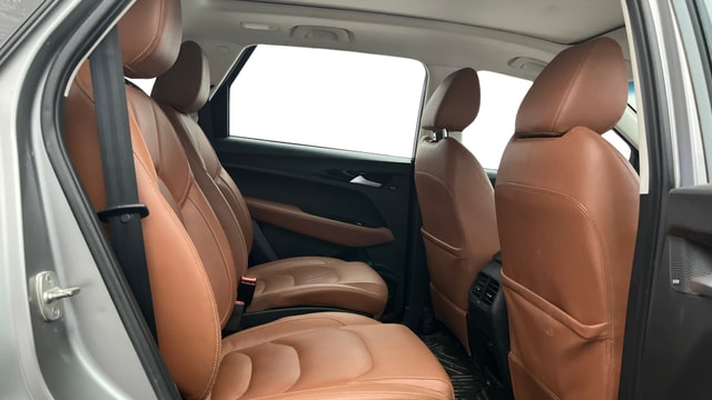View MG Hector Plus Image 38 Used MG Hector Plus Image 38