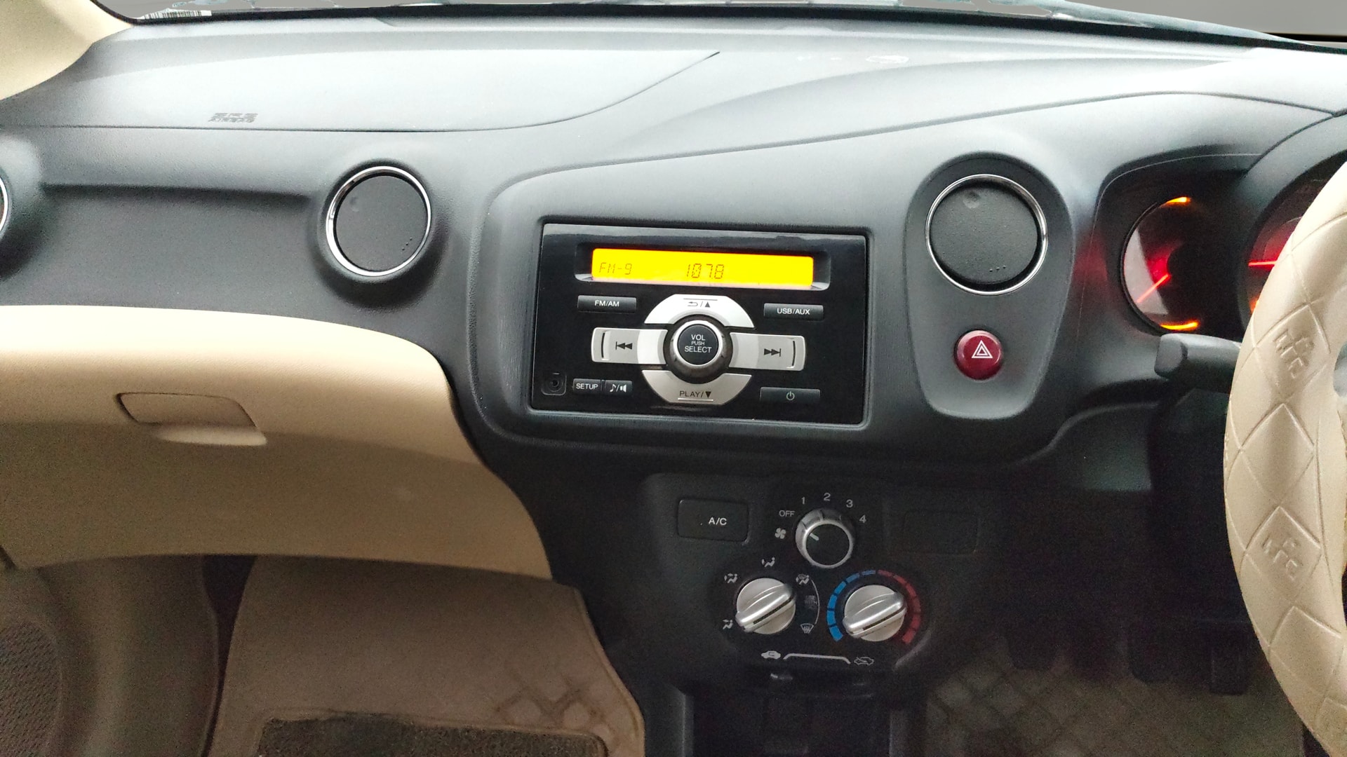 View 2014 Honda Amaze E MT Petrol BS IV Image 17 Used 2014 Honda Amaze E MT Petrol BS IV Image 17