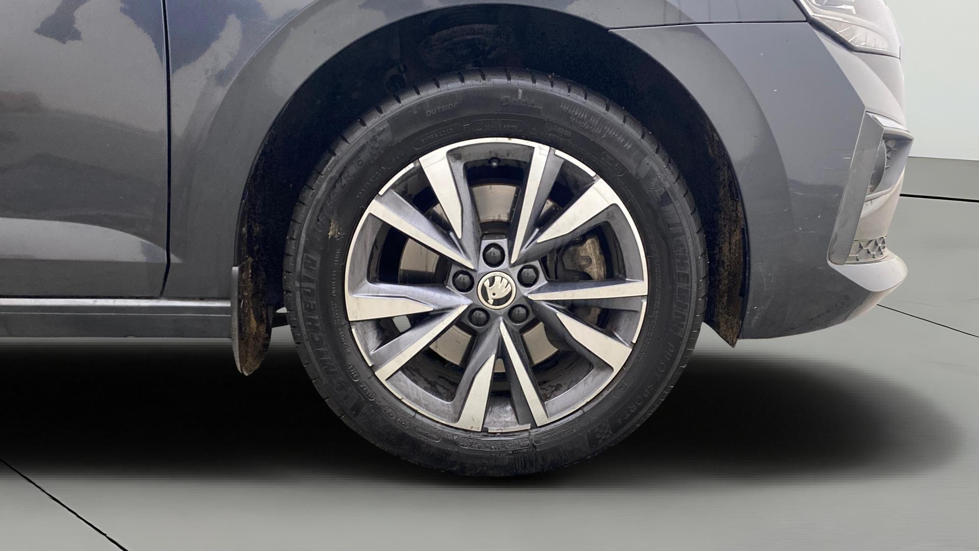 View 2022 Skoda Slavia Style 1.5 TSI MT Image 42 Used 2022 Skoda Slavia Style 1.5 TSI MT Image 42