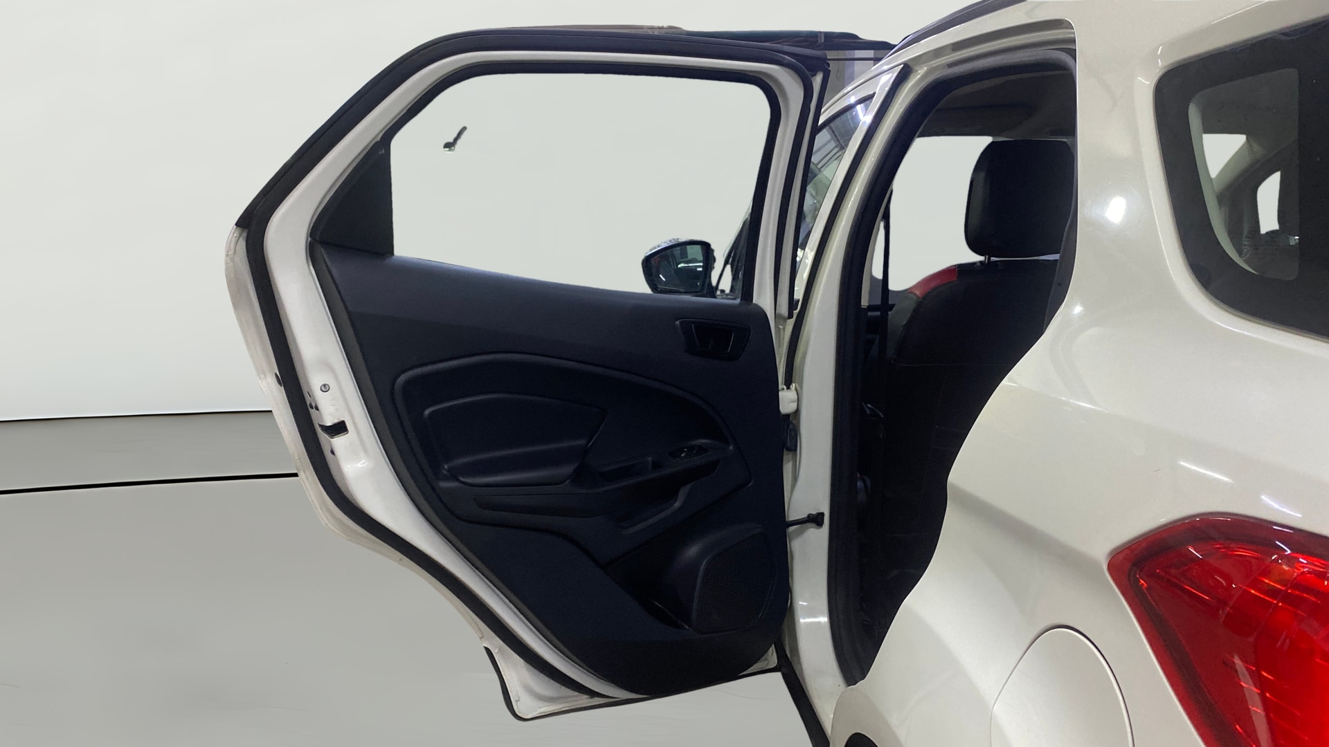 View 2020 Ford EcoSport 1.5 TDCi Diesel Ambiente BS IV Image 22 Used 2020 Ford EcoSport 1.5 TDCi Diesel Ambiente BS IV Image 22