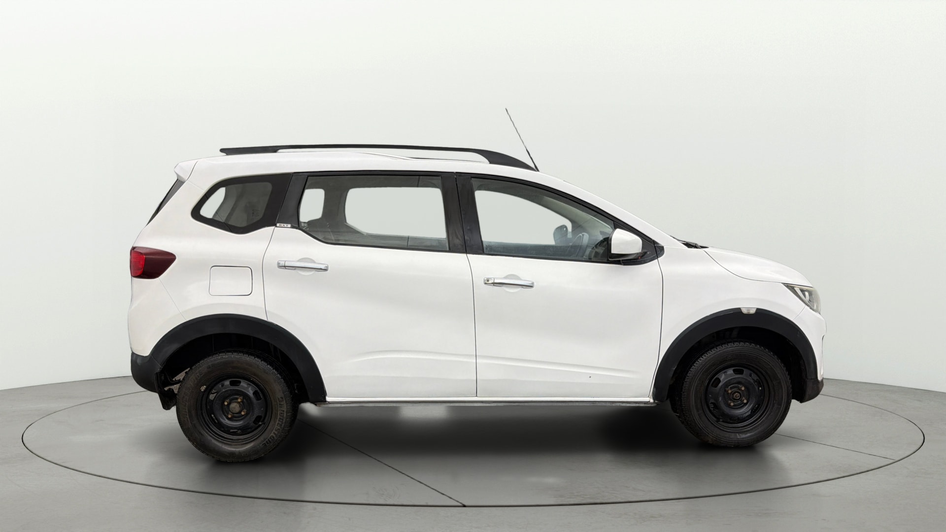 View 2019 Renault Triber RXT Image 8 Used 2019 Renault Triber RXT Image 8