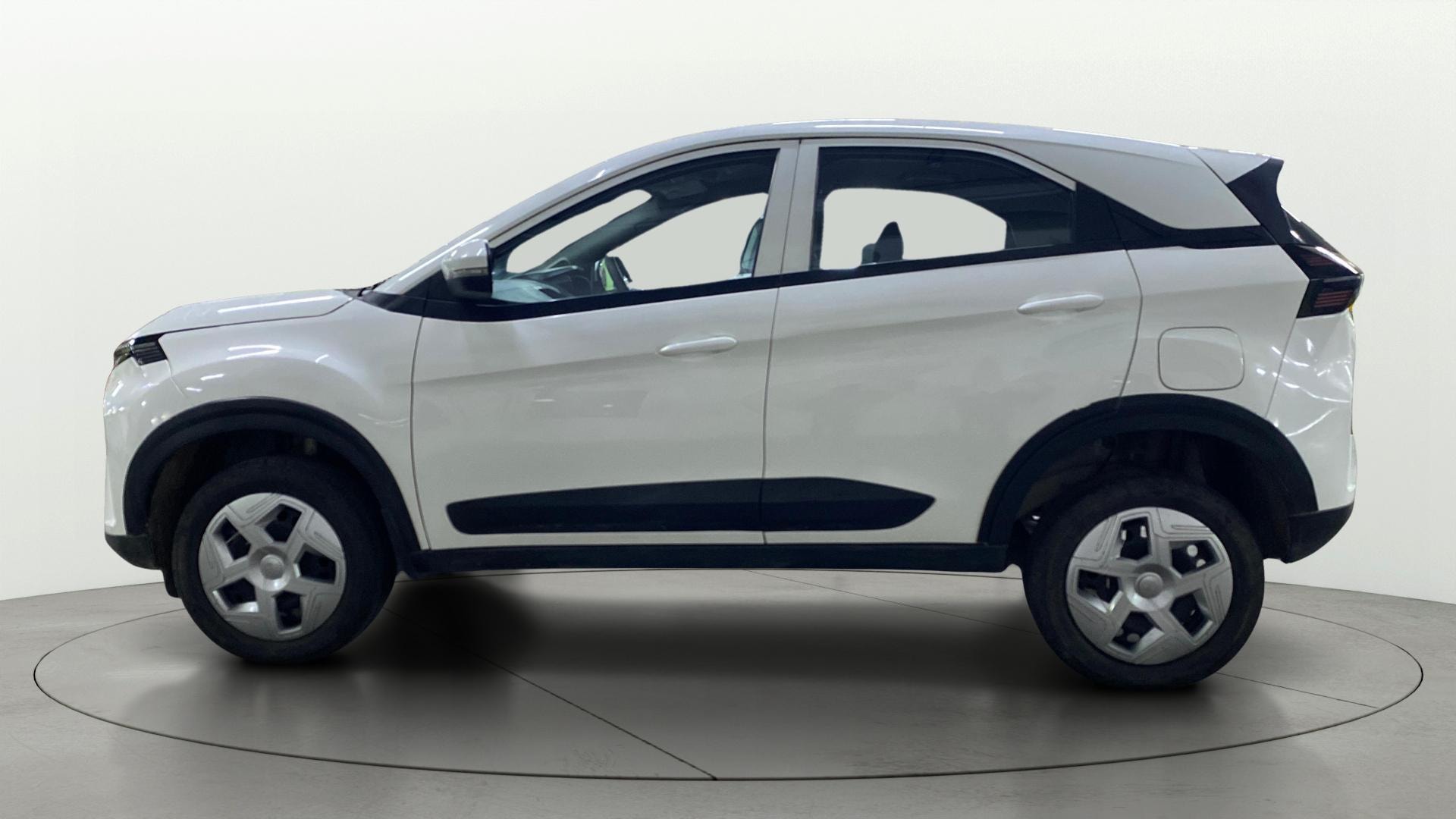 View 2024 Tata Nexon Revotron XE Image 24 Used 2024 Tata Nexon Revotron XE Image 24
