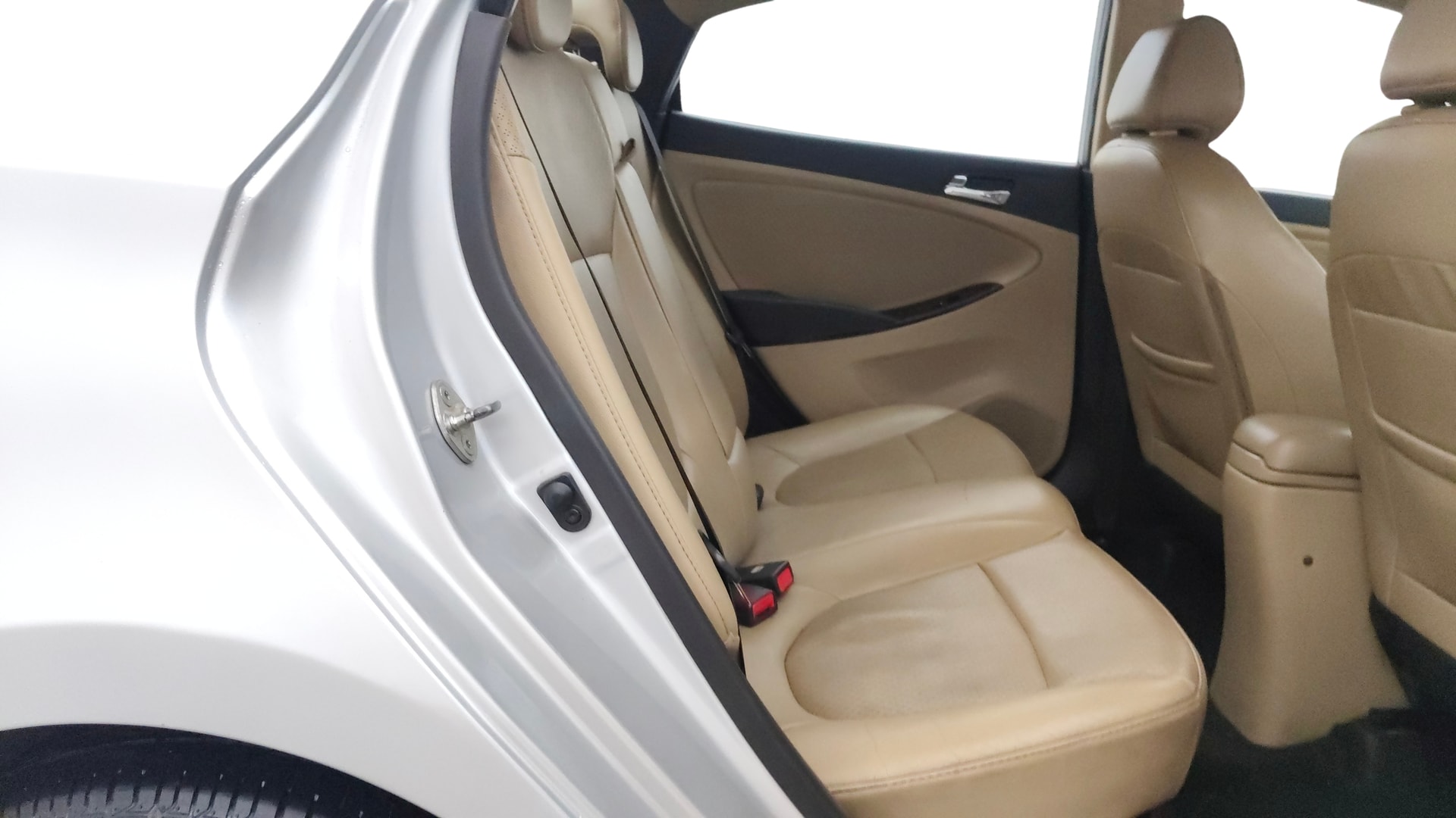 View 2014 Hyundai Fluidic Verna 1.6 CRDI SX (O) AT Image 29 Used 2014 Hyundai Fluidic Verna 1.6 CRDI SX (O) AT Image 29