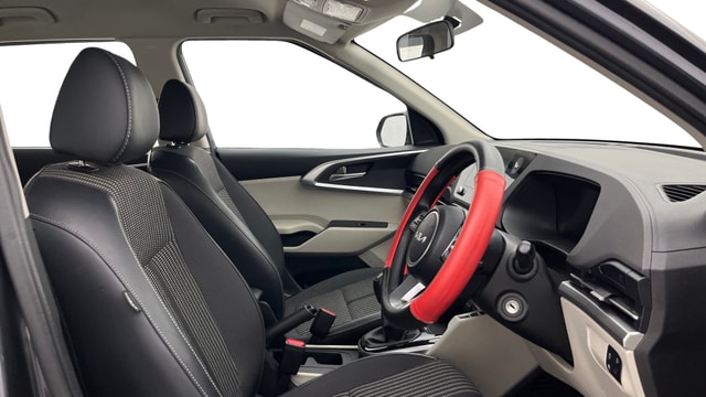 View Kia Carens Image 28 Used Kia Carens Image 28
