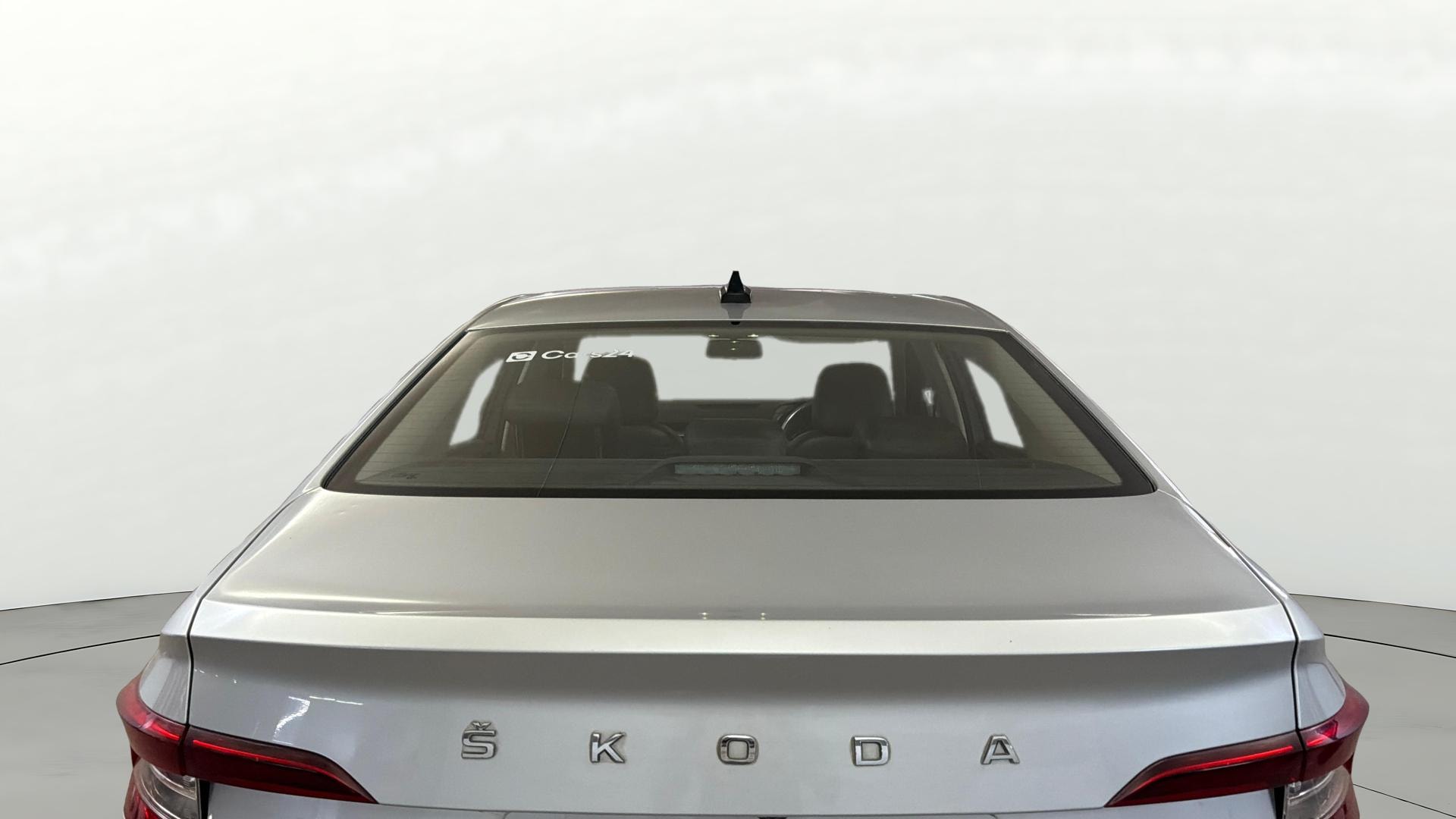 View 2022 Skoda Slavia Ambition 1.0 TSI MT Image 4 Used 2022 Skoda Slavia Ambition 1.0 TSI MT Image 4