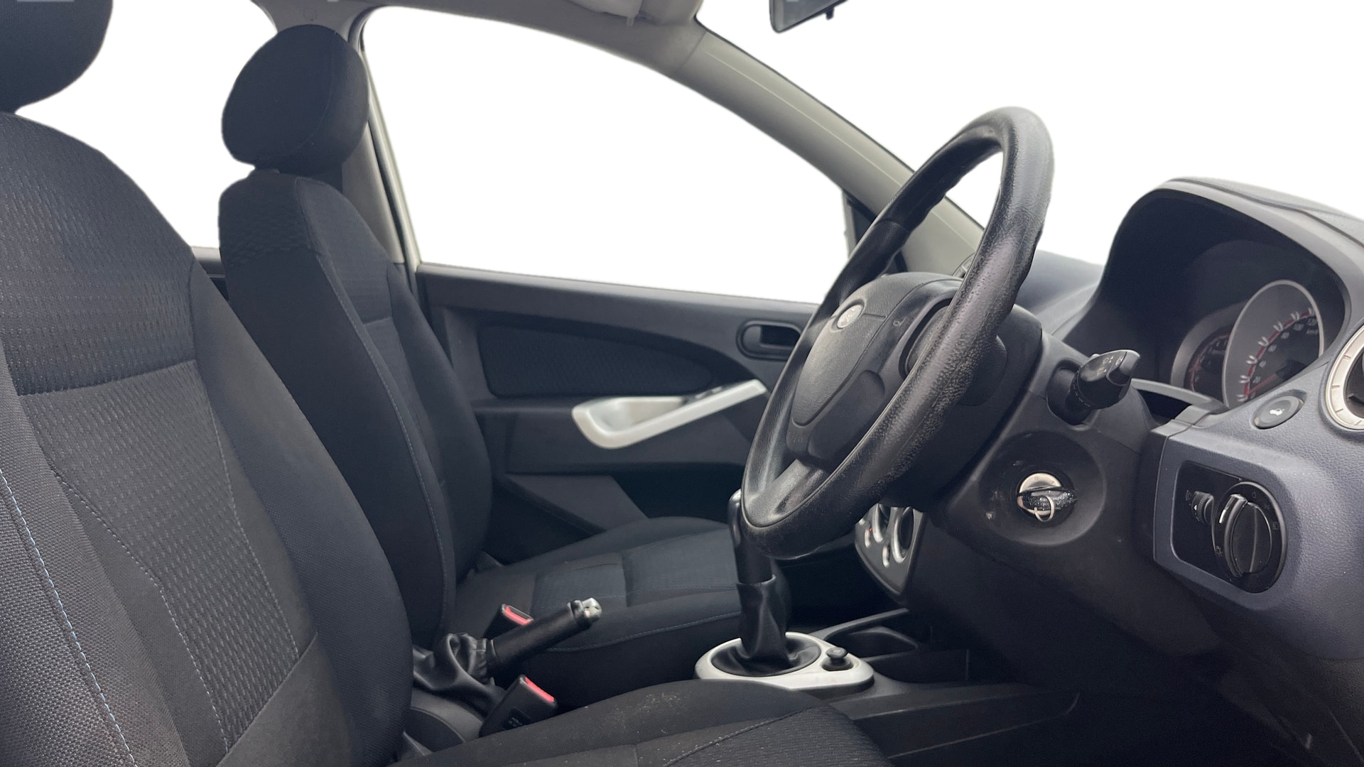 View 2013 Ford Figo 1.2P Ambiente MT BS IV Image 25 Used 2013 Ford Figo 1.2P Ambiente MT BS IV Image 25