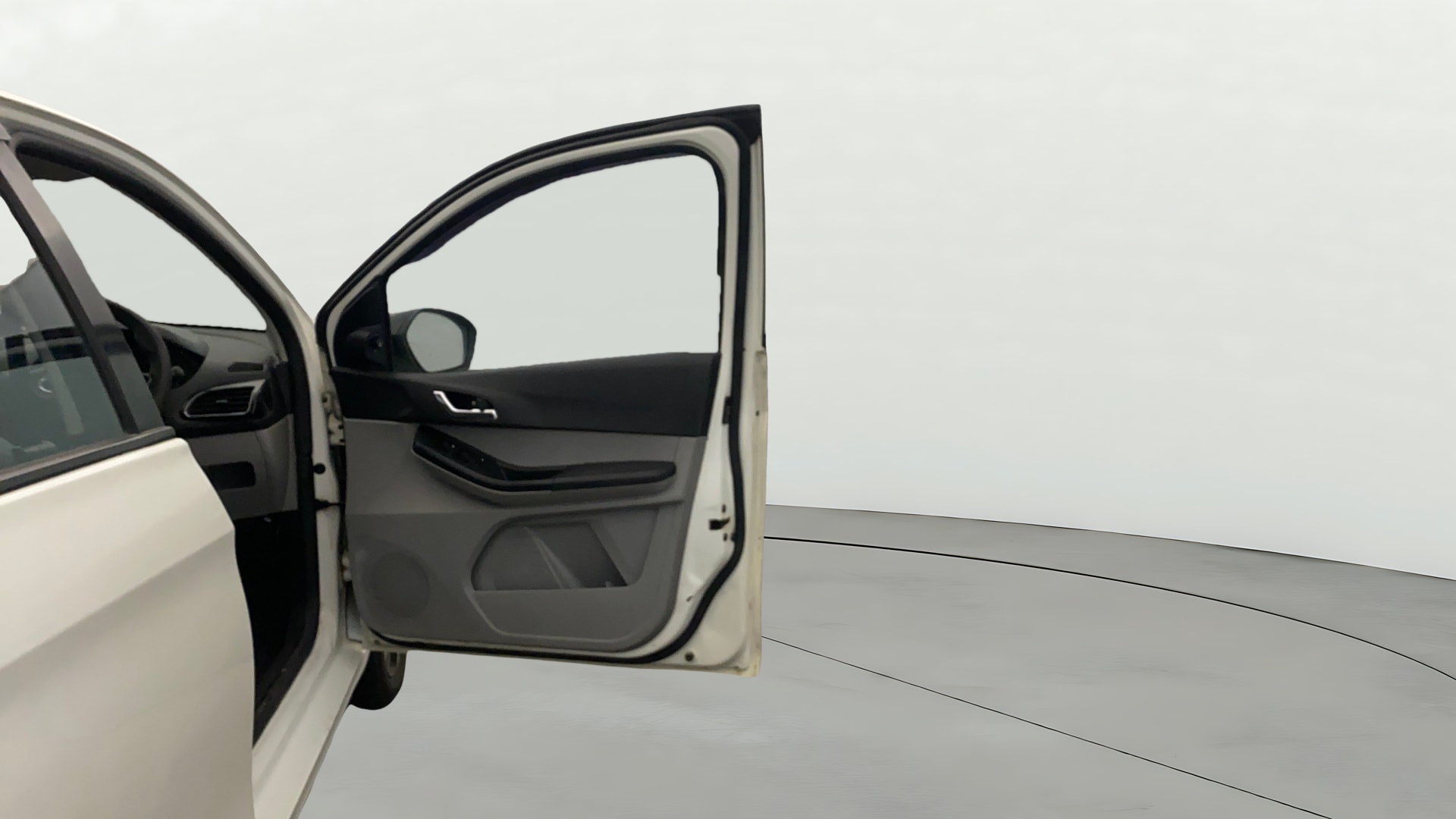 View 2020 Tata Tiago Revotorq XB Image 45 Used 2020 Tata Tiago Revotorq XB Image 45