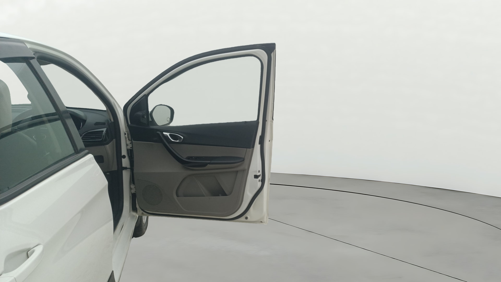 View 2019 Tata Tiago Revotorq XB Image 44 Used 2019 Tata Tiago Revotorq XB Image 44