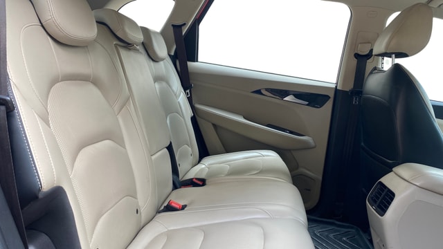 View MG Hector Image 37 Used MG Hector Image 37