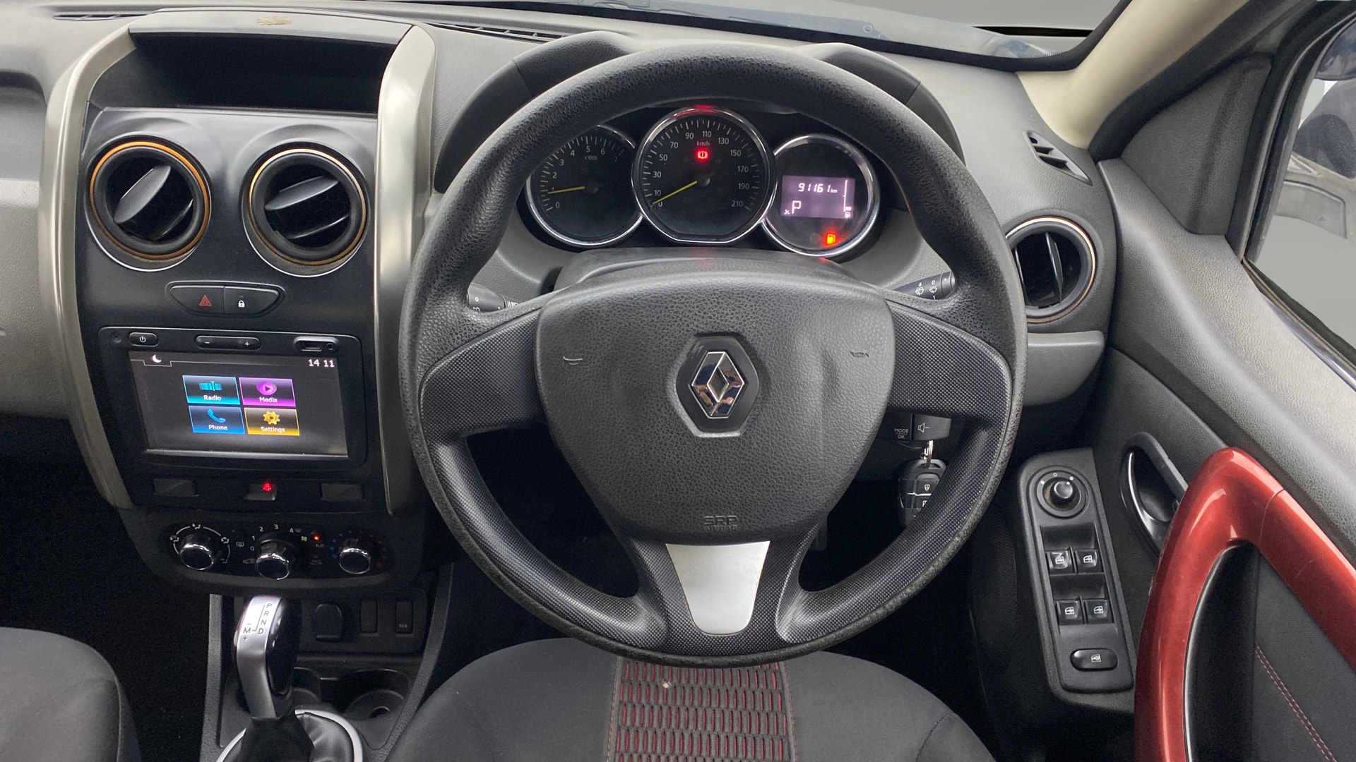 View 2017 Renault Duster Petrol RxS CVT Petrol Image 13 Used 2017 Renault Duster Petrol RxS CVT Petrol Image 13