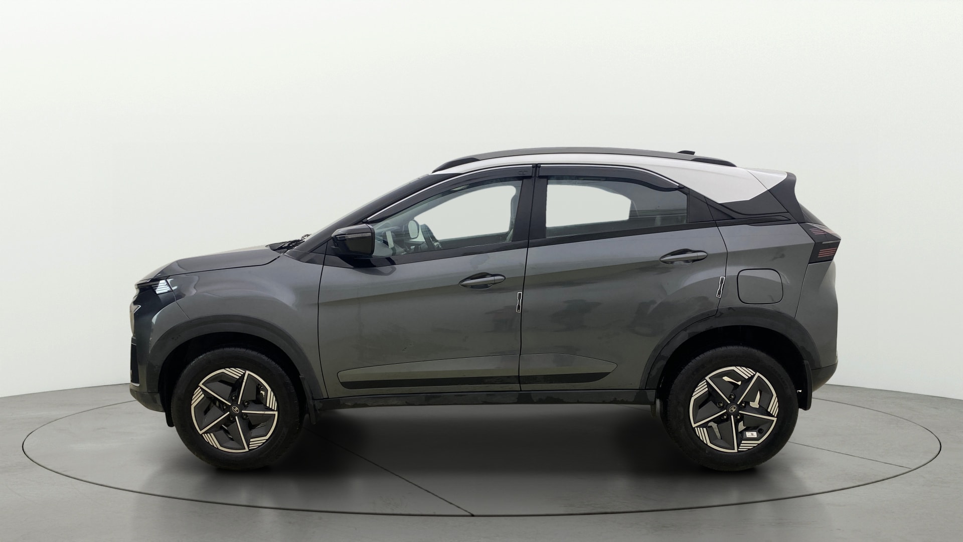 View 2023 Tata Nexon Revotron XE Image 6 Used 2023 Tata Nexon Revotron XE Image 6