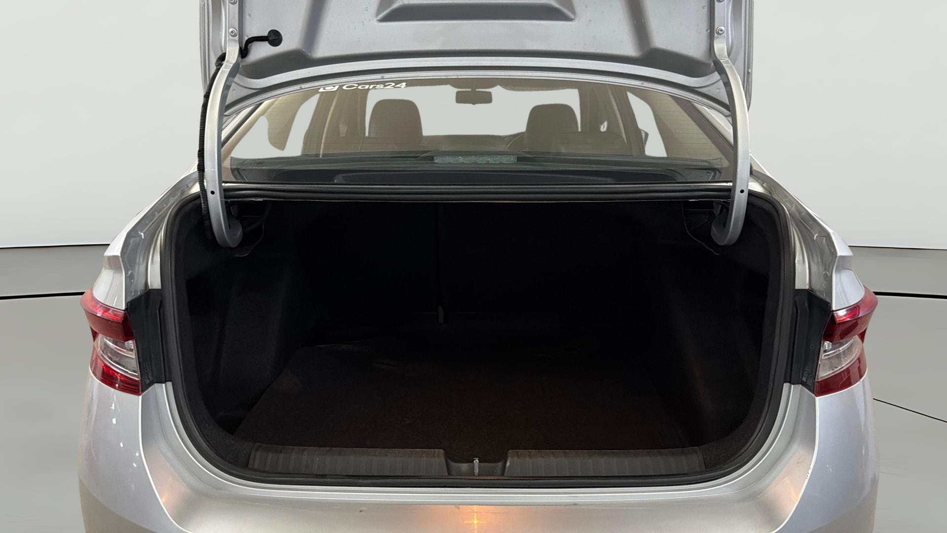 View 2022 Skoda Slavia Ambition 1.0 TSI MT Image 38 Used 2022 Skoda Slavia Ambition 1.0 TSI MT Image 38