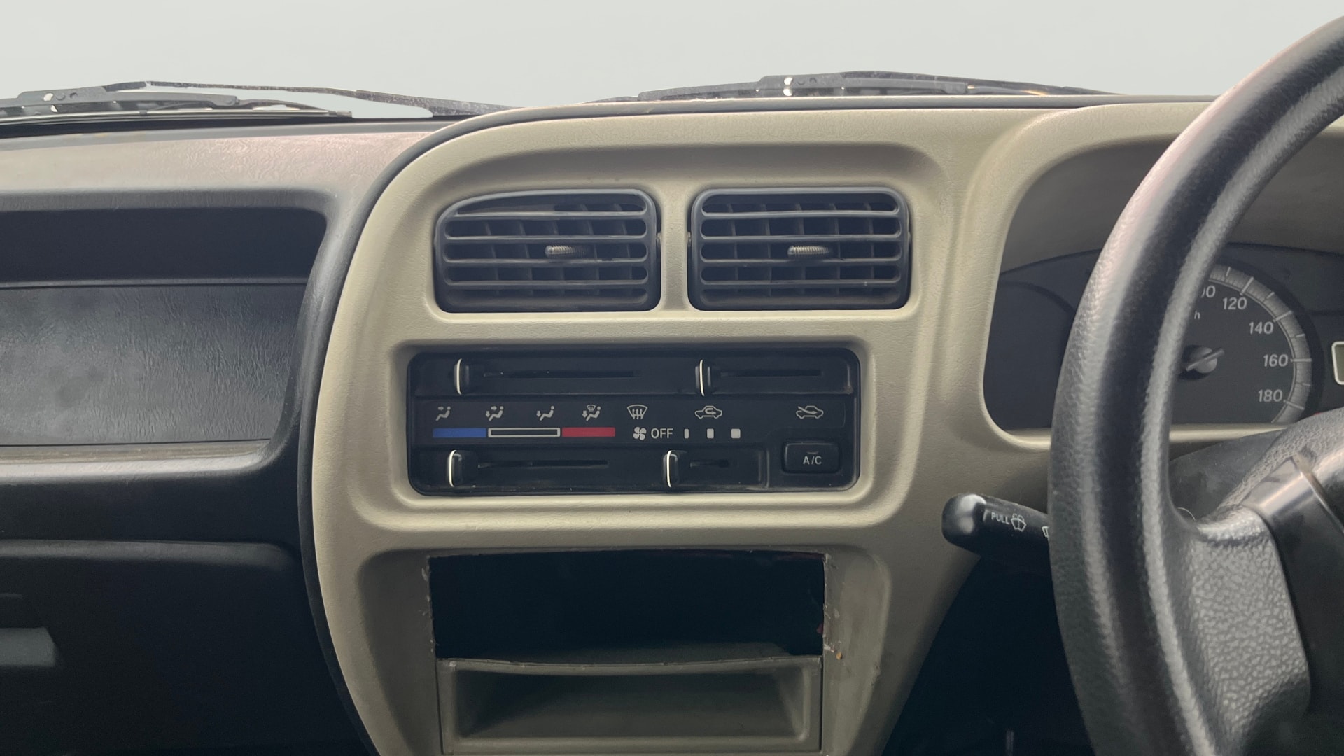 View 2020 Maruti Suzuki 1000 Base Variant Image 30 Used 2020 Maruti Suzuki 1000 Base Variant Image 30