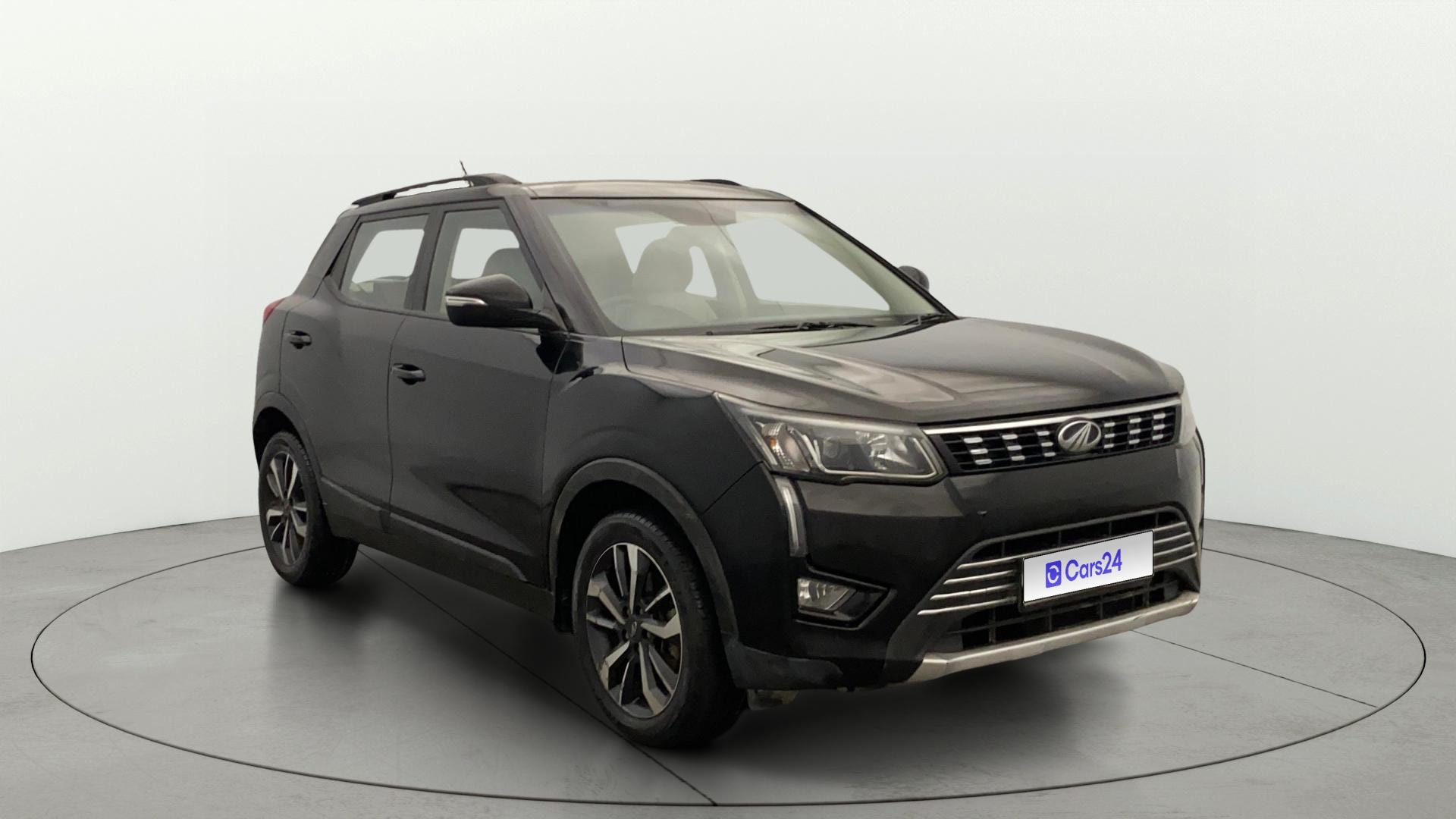 View 2021 Mahindra XUV300 W4 Petrol BS IV Image 23 Used 2021 Mahindra XUV300 W4 Petrol BS IV Image 23