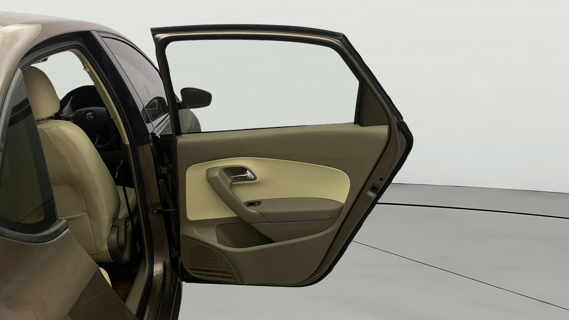View 2016 Skoda Rapid 1.5 TDI CR Style AT BS IV Image 7 Used 2016 Skoda Rapid 1.5 TDI CR Style AT BS IV Image 7