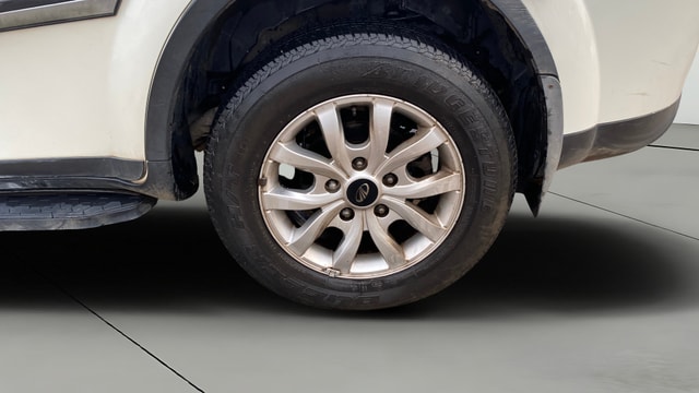 View Mahindra XUV500 Image 12 Used Mahindra XUV500 Image 12