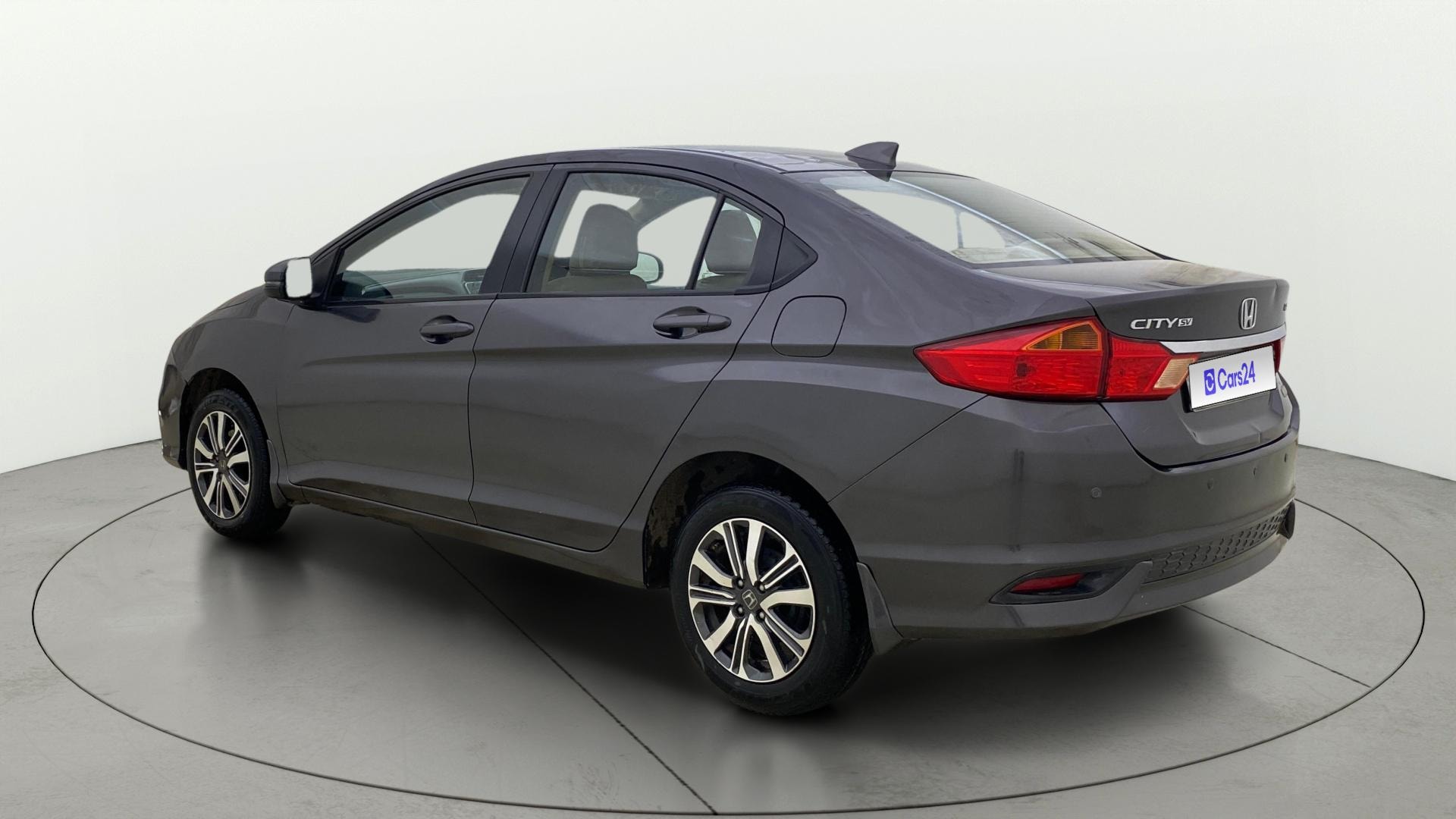 View 2018 Honda City ZX MT Diesel Anniversary Edition Image 2 Used 2018 Honda City ZX MT Diesel Anniversary Edition Image 2