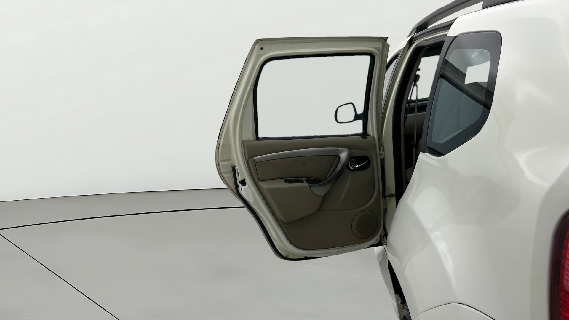 View 2015 Nissan Terrano XL D (O) Image 22 Used 2015 Nissan Terrano XL D (O) Image 22