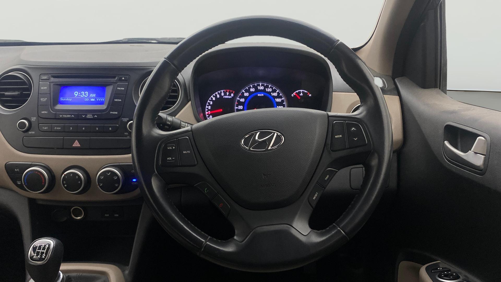 View 2014 Hyundai Grand i10 1.2 Asta Petrol Image 20 Used 2014 Hyundai Grand i10 1.2 Asta Petrol Image 20