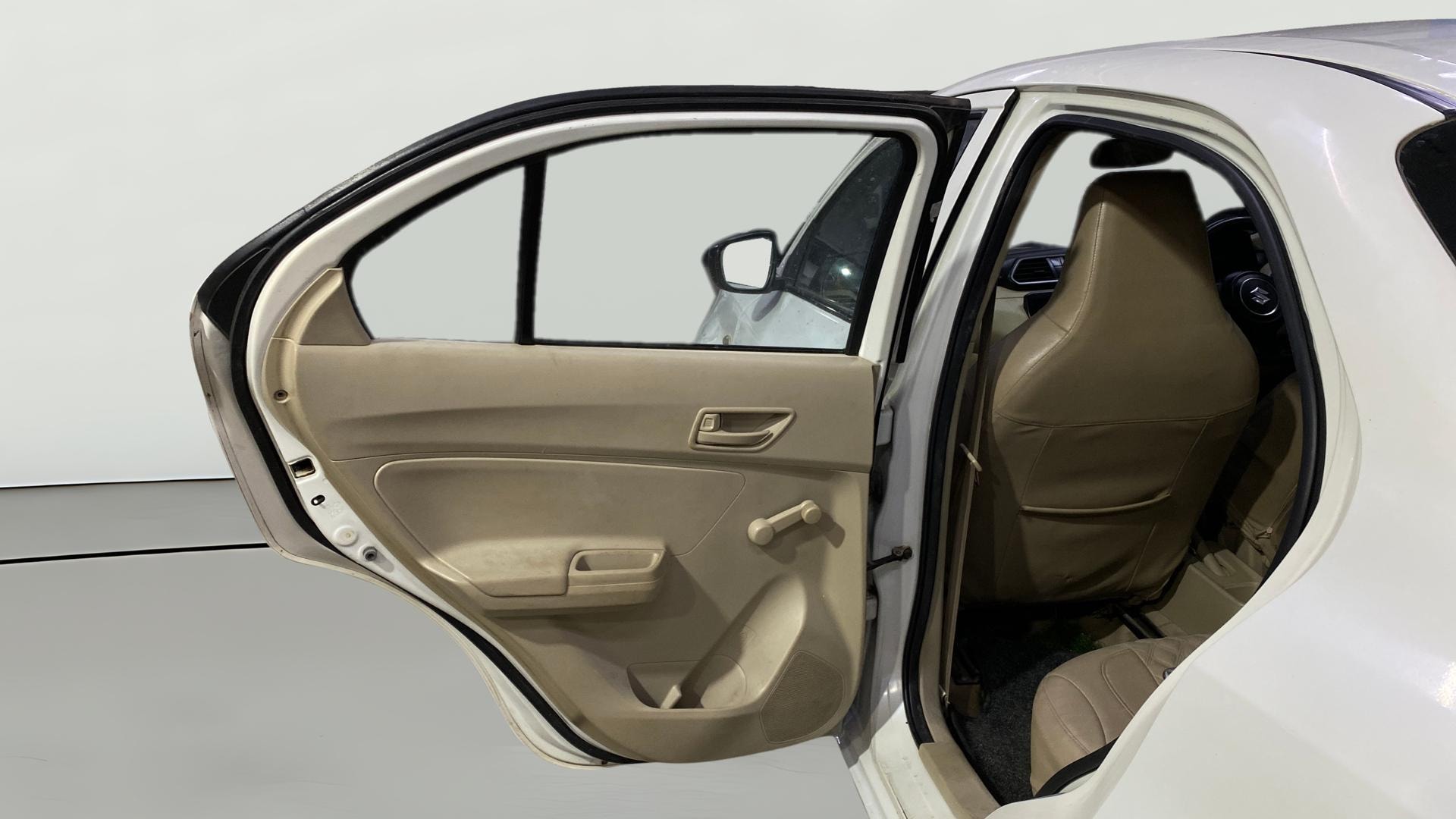 View 2022 Maruti Suzuki 1000 Base Variant Image 16 Used 2022 Maruti Suzuki 1000 Base Variant Image 16