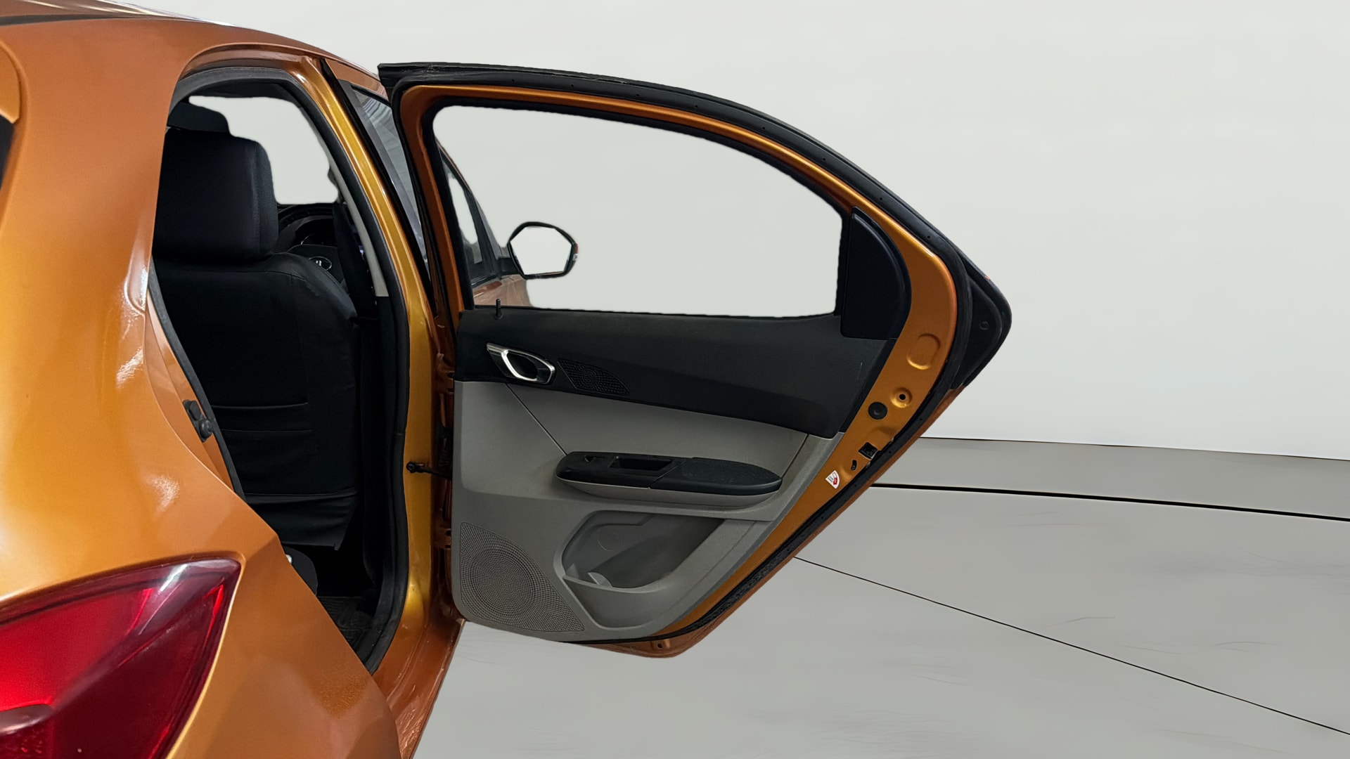 View 2019 Tata Tiago Revotorq XB Image 7 Used 2019 Tata Tiago Revotorq XB Image 7