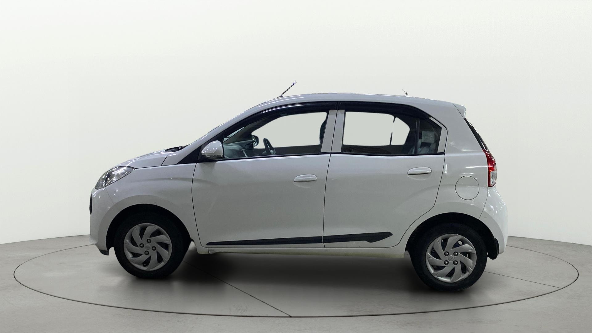 View 2019 Hyundai New Santro D-Lite Petrol Image 24 Used 2019 Hyundai New Santro D-Lite Petrol Image 24