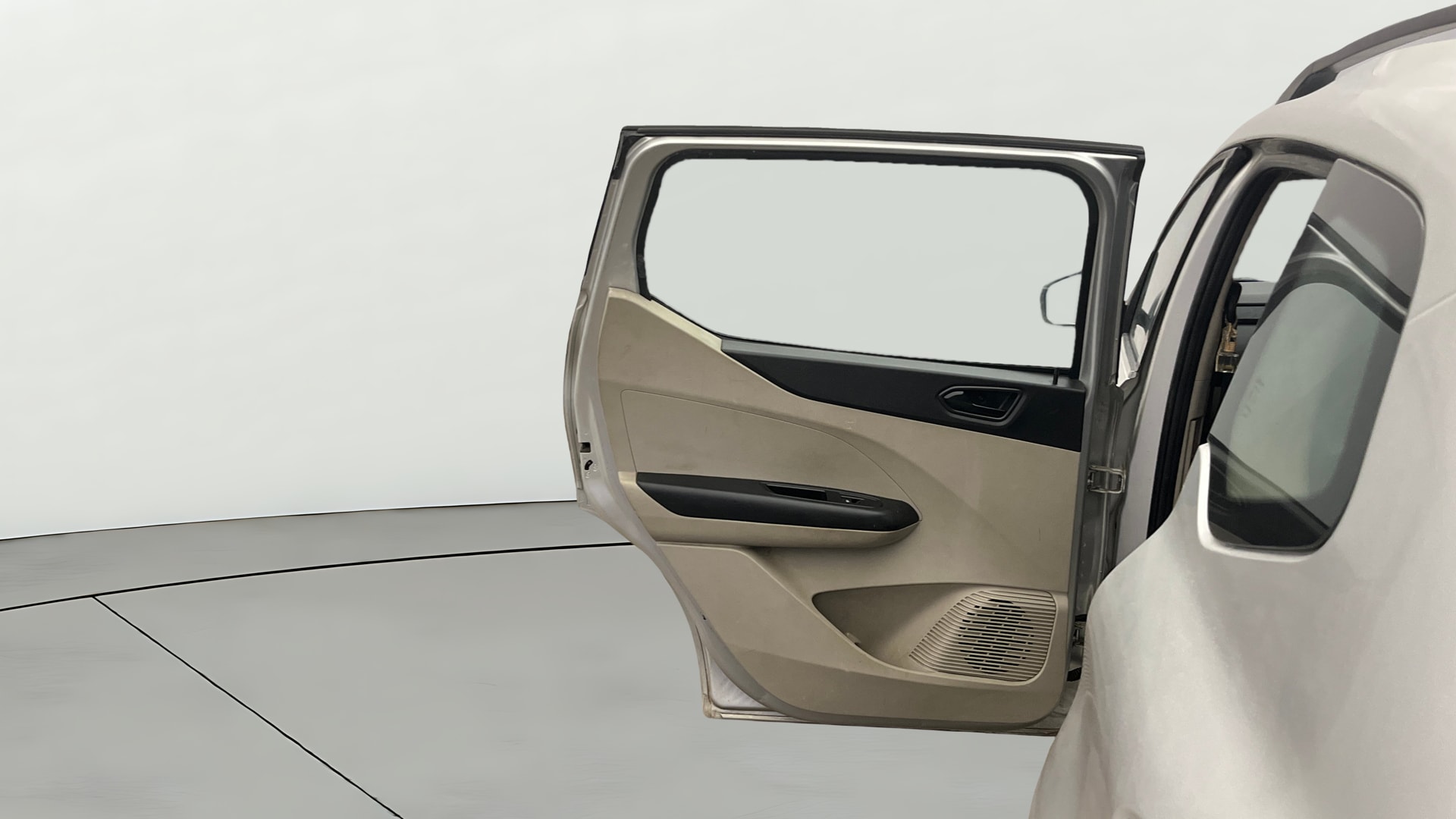 View 2020 Renault Triber RXT Image 23 Used 2020 Renault Triber RXT Image 23