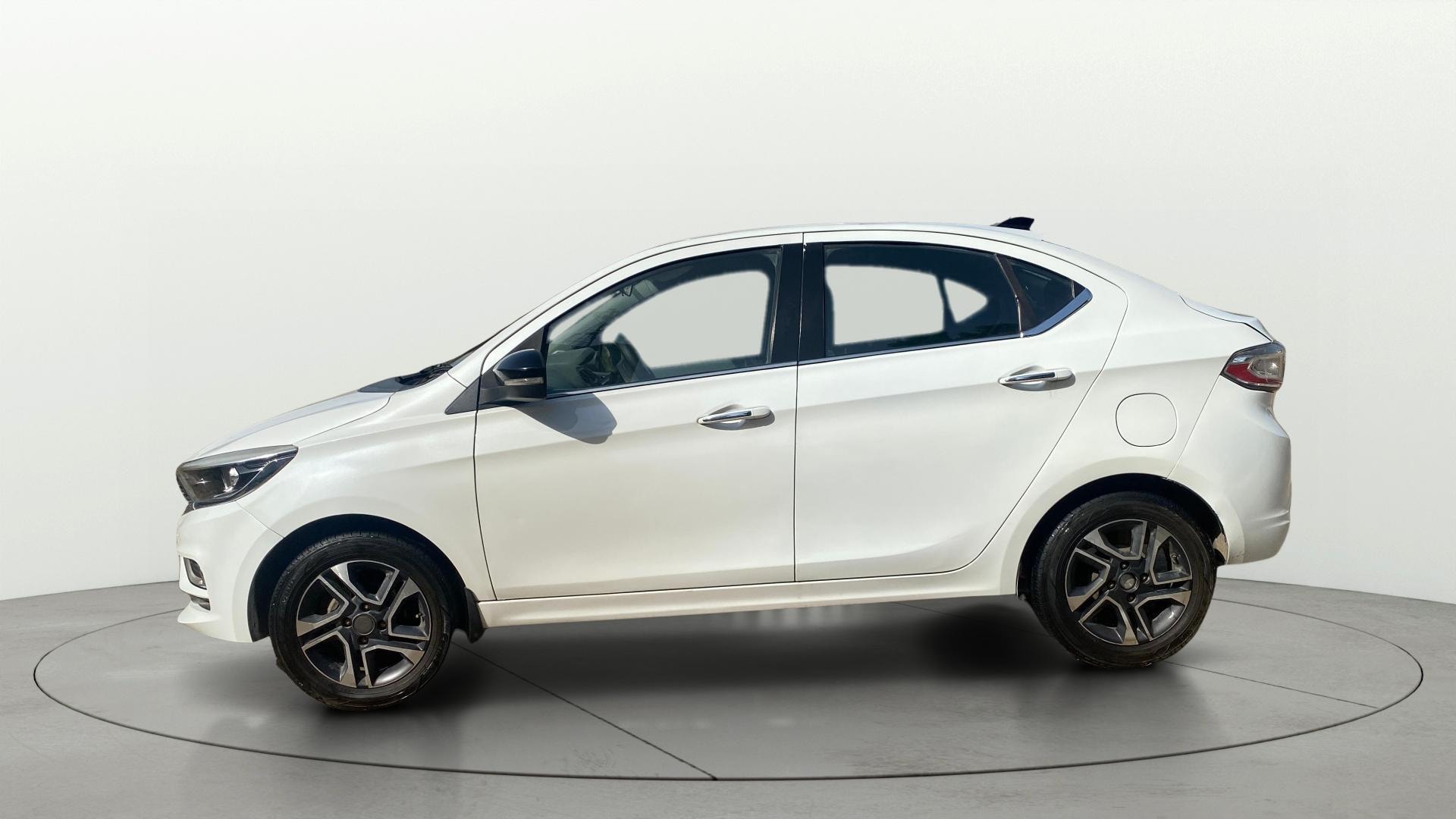 View 2021 Tata Tigor XE Diesel Image 5 Used 2021 Tata Tigor XE Diesel Image 5