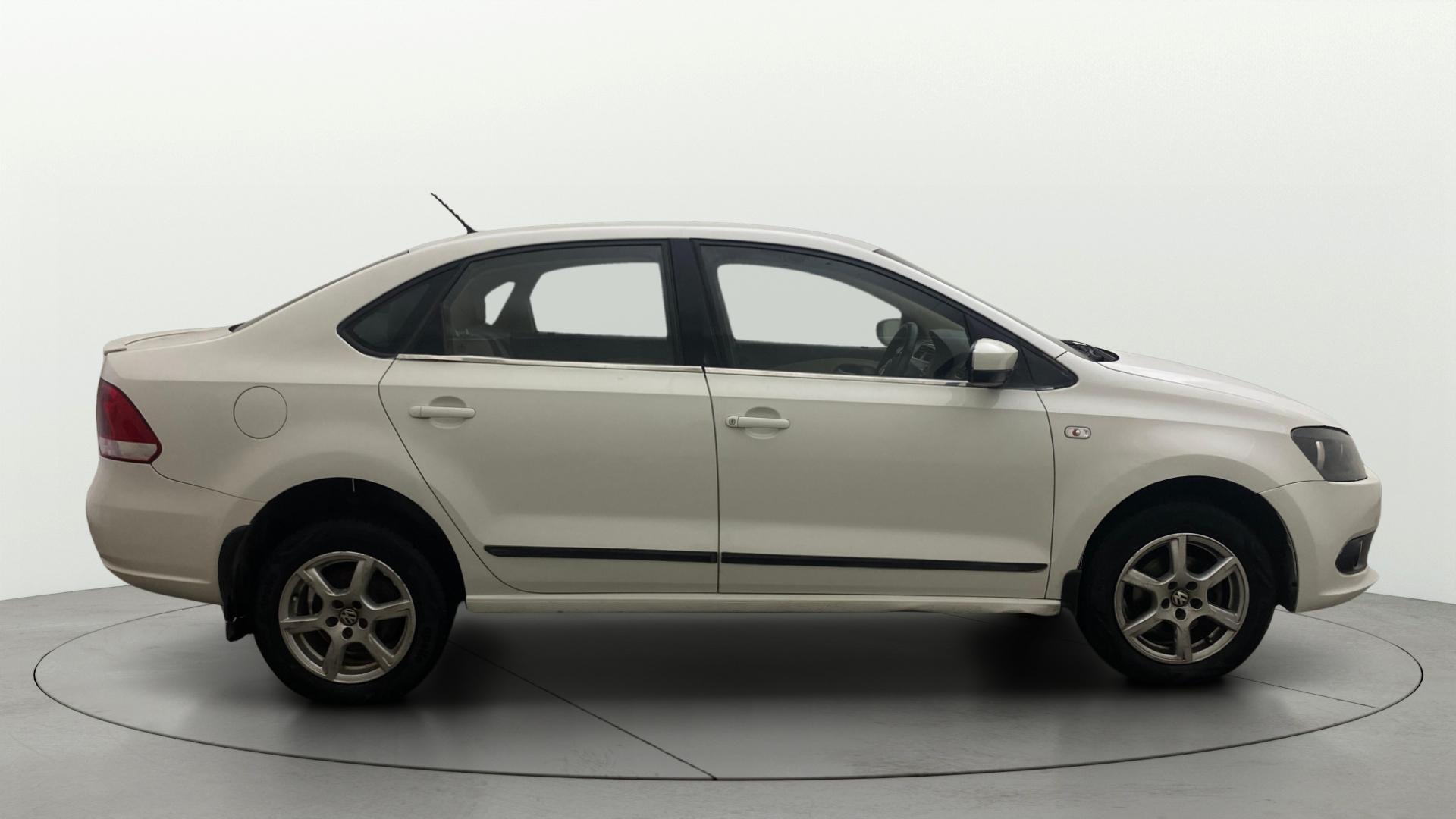 View 2016 Volkswagen Vento 1.2 L TSI Comfortline Petrol AT Image 8 Used 2016 Volkswagen Vento 1.2 L TSI Comfortline Petrol AT Image 8