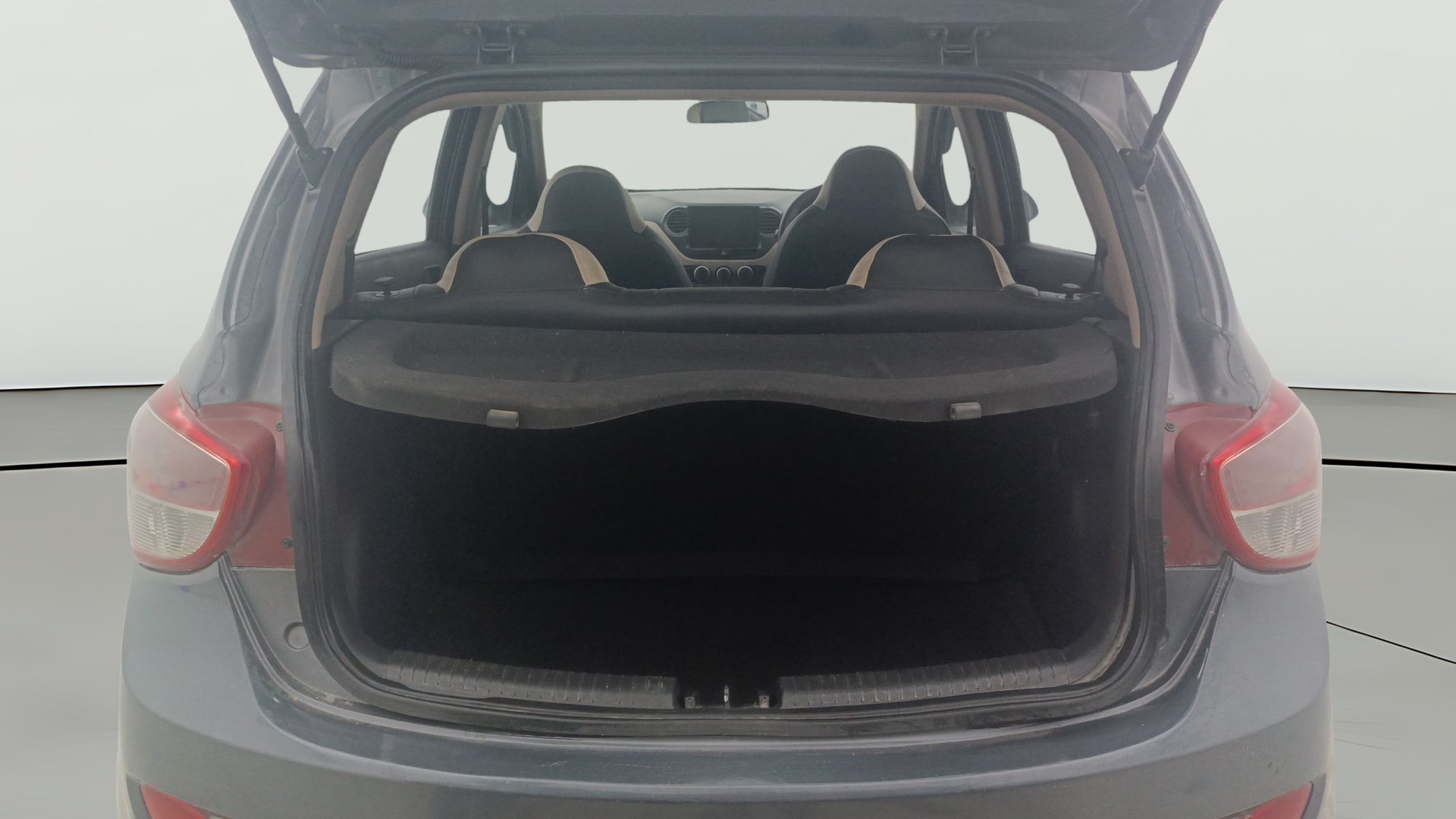 View 2015 Hyundai Grand i10 1.2 Magna Diesel Image 37 Used 2015 Hyundai Grand i10 1.2 Magna Diesel Image 37