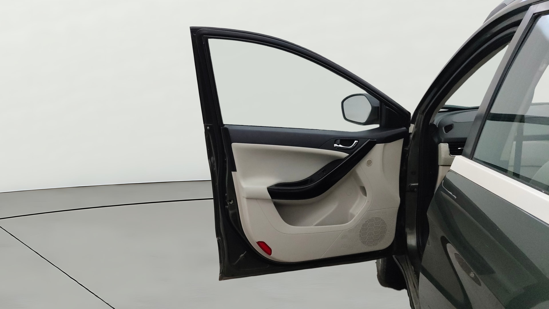 View 2022 Tata Nexon Revotron XE Image 33 Used 2022 Tata Nexon Revotron XE Image 33