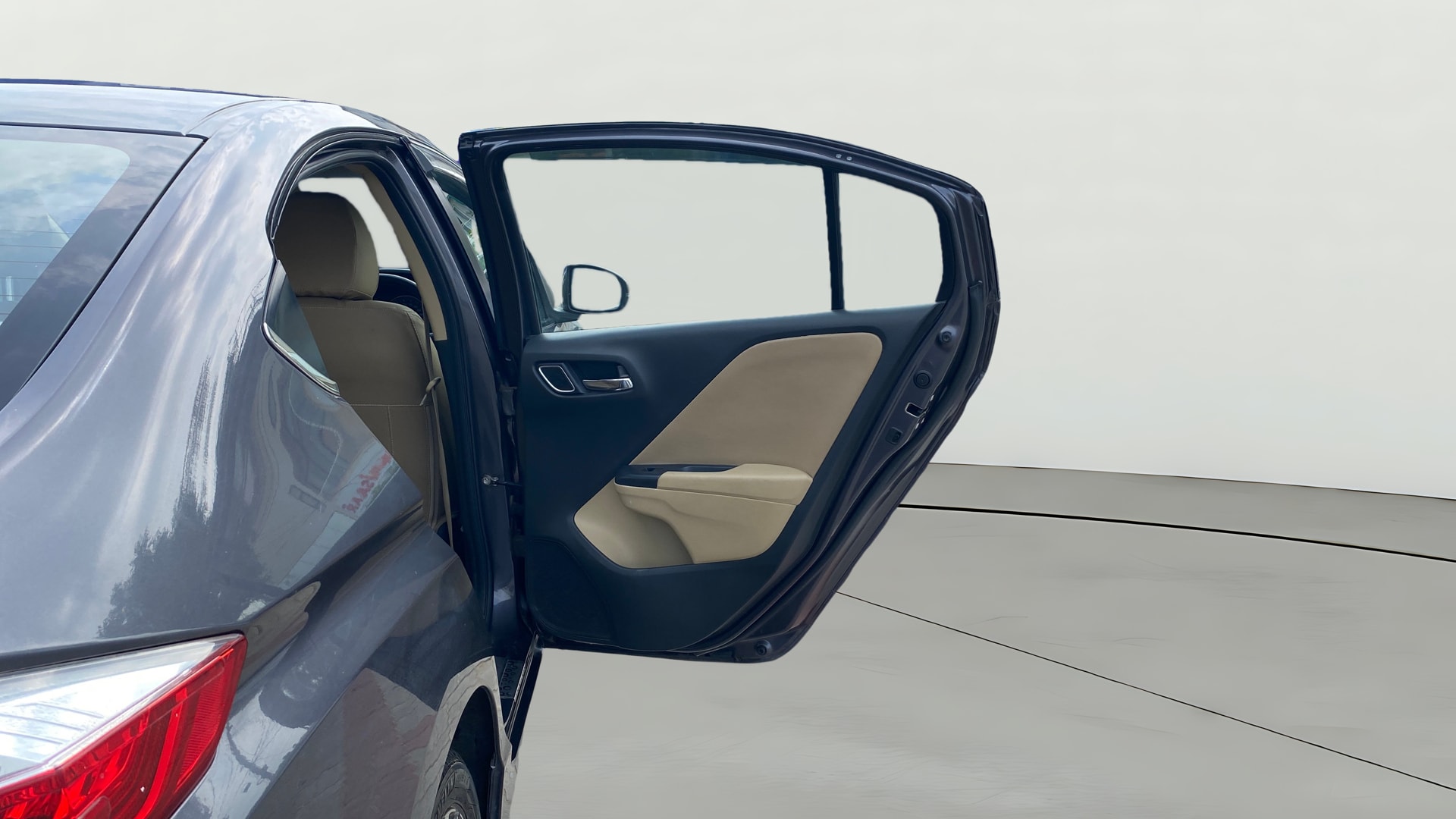 View 2019 Honda City ZX MT Diesel Anniversary Edition Image 8 Used 2019 Honda City ZX MT Diesel Anniversary Edition Image 8