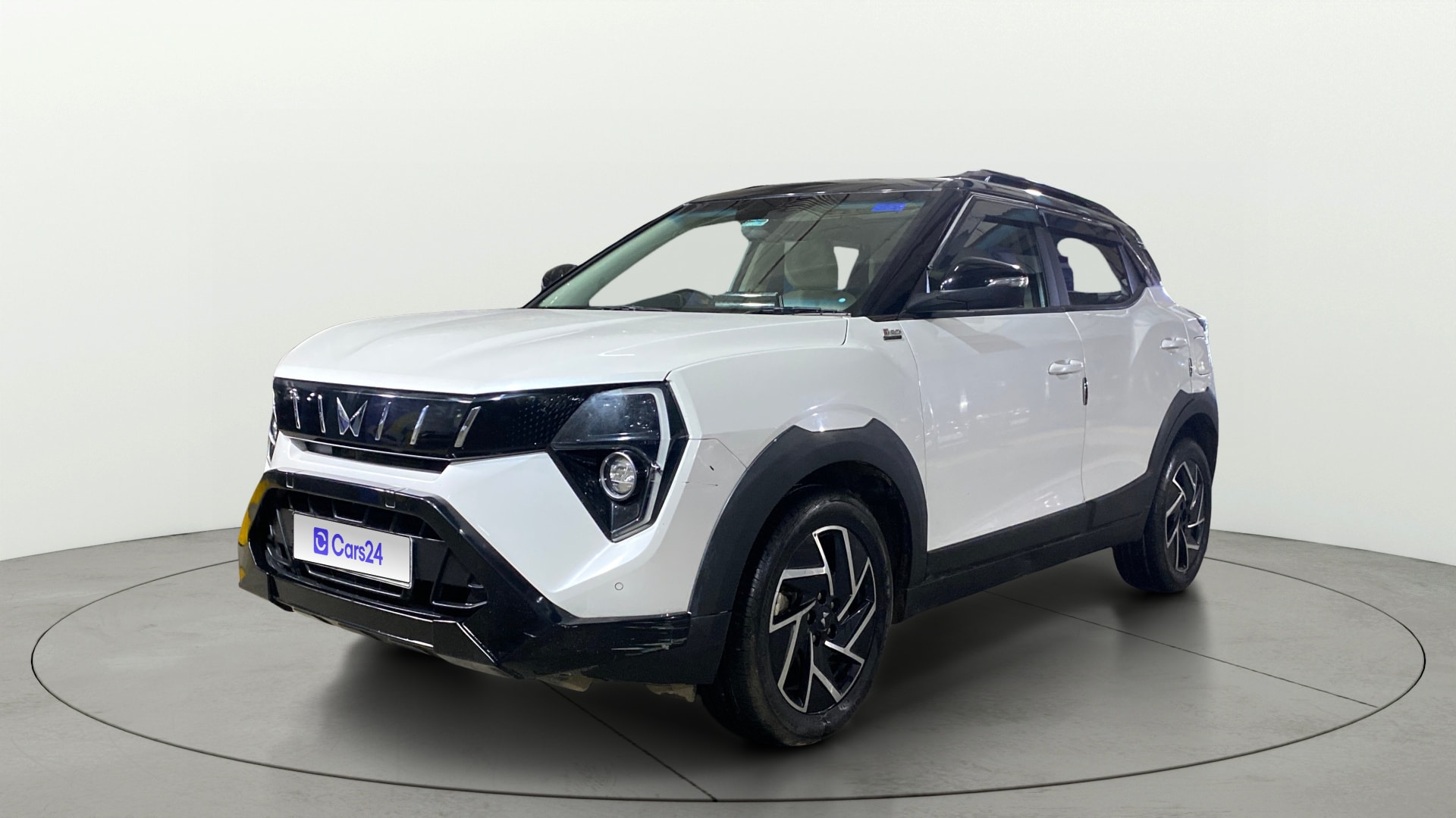 View 2025 Mahindra XUV 3XO AX7 1.2 TGDi AT Image 22 Used 2025 Mahindra XUV 3XO AX7 1.2 TGDi AT Image 22