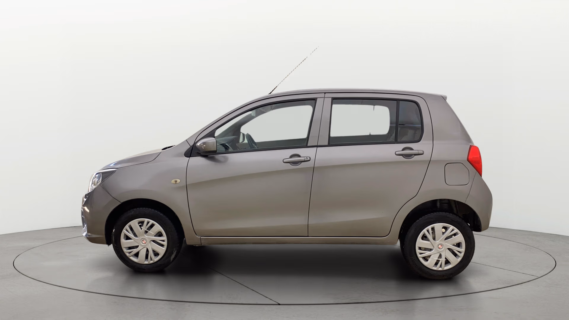 View 2018 Maruti Suzuki 1000 Base Variant Image 5 Used 2018 Maruti Suzuki 1000 Base Variant Image 5