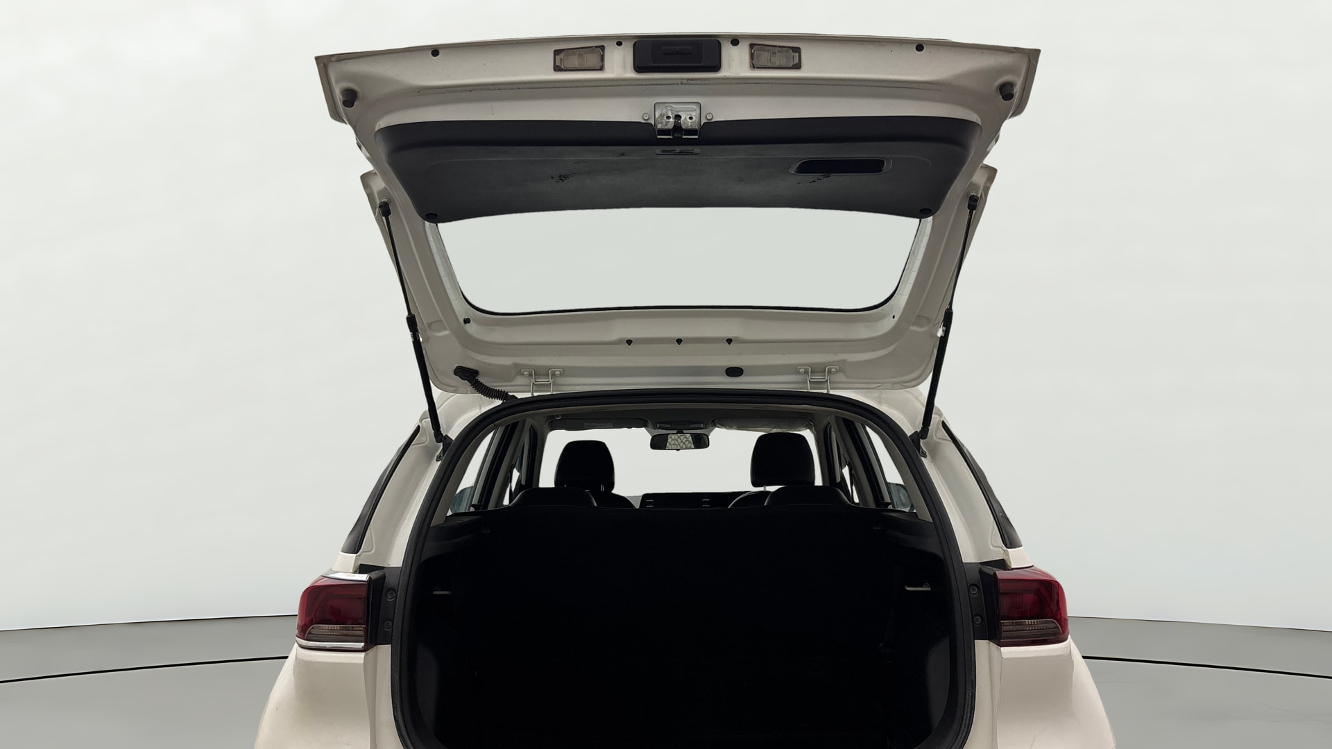 View 2022 Kia Sonet HTK Plus Diesel Image 16 Used 2022 Kia Sonet HTK Plus Diesel Image 16