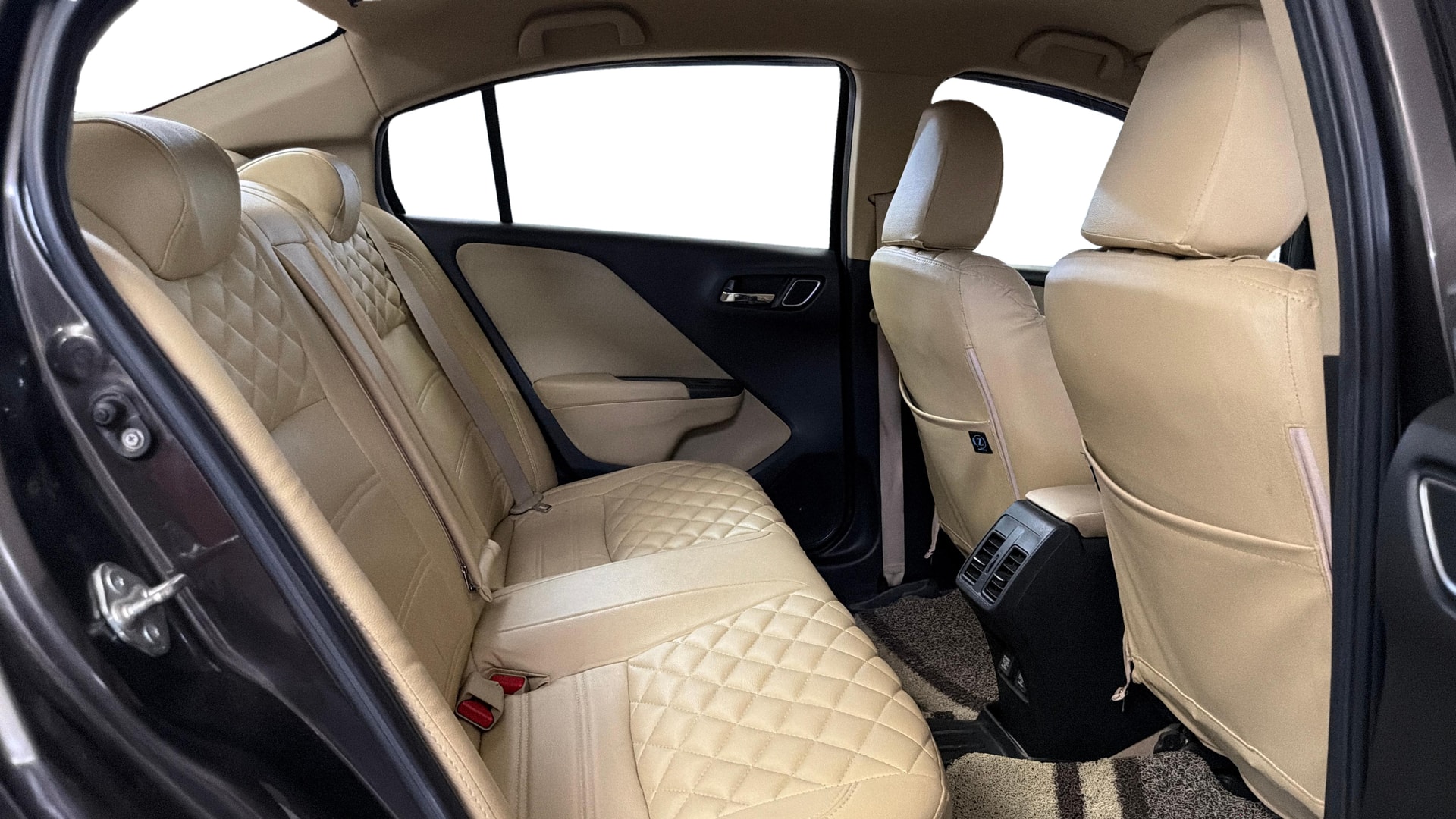 View 2021 Honda City ZX MT Diesel Anniversary Edition Image 30 Used 2021 Honda City ZX MT Diesel Anniversary Edition Image 30
