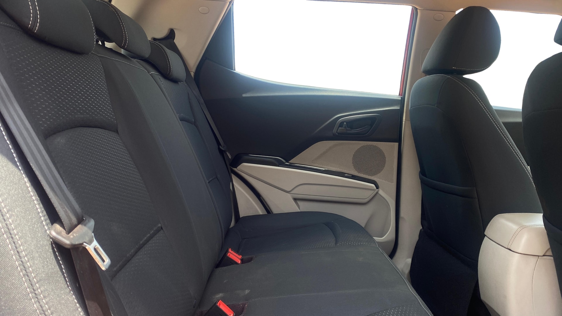 View 2019 Mahindra XUV300 W4 Petrol BS IV Image 29 Used 2019 Mahindra XUV300 W4 Petrol BS IV Image 29