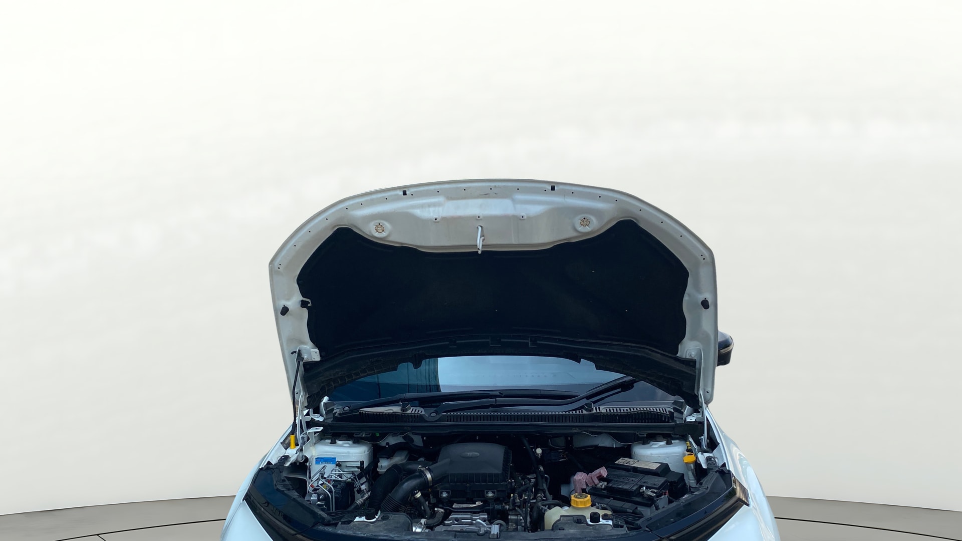 View 2024 Tata Curvv Smart 1.2 Revotron Petrol 6MT Image 33 Used 2024 Tata Curvv Smart 1.2 Revotron Petrol 6MT Image 33