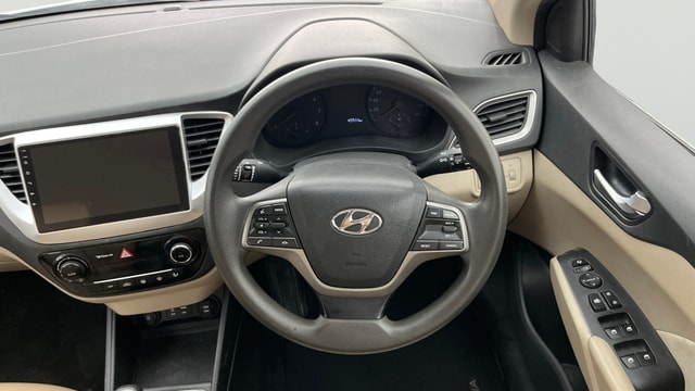View Hyundai Verna Image 21 Used Hyundai Verna Image 21