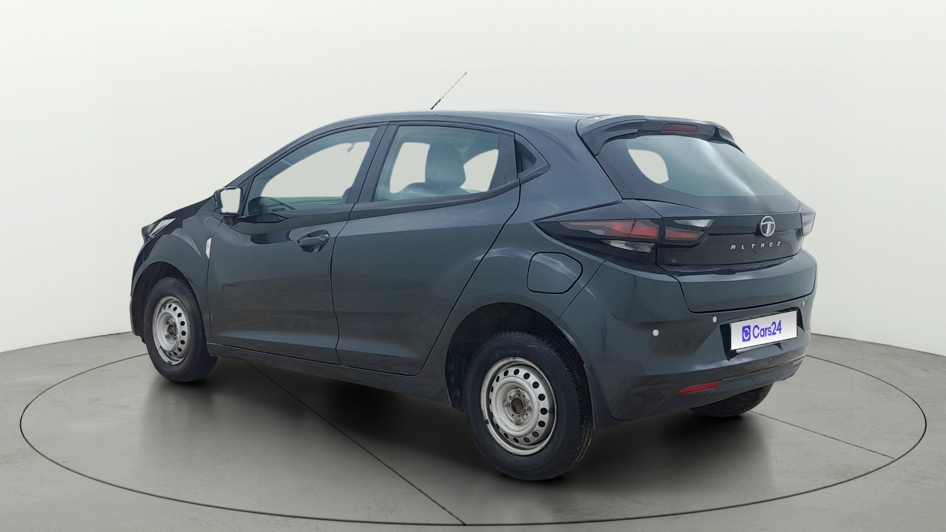 View 2021 Tata Altroz XE Petrol Image 2 Used 2021 Tata Altroz XE Petrol Image 2