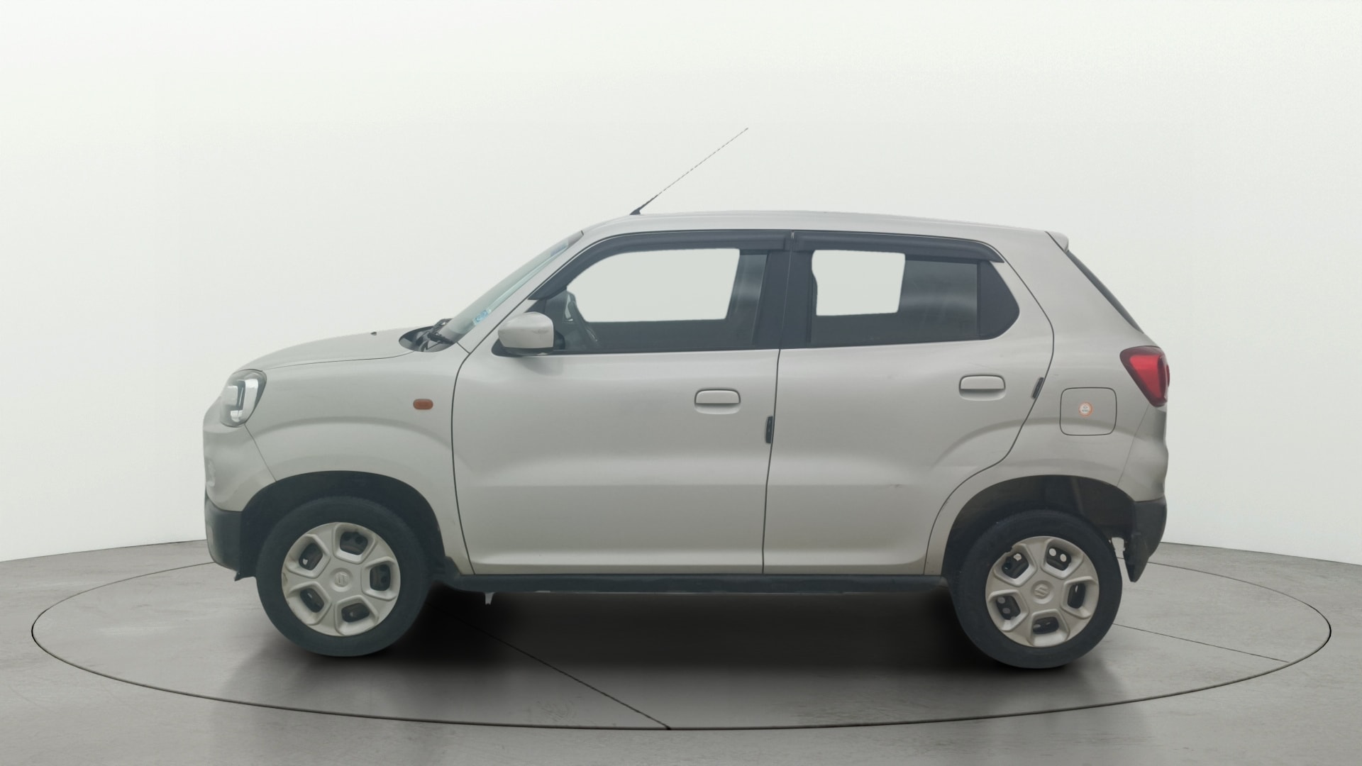 View 2021 Maruti Suzuki 1000 Base Variant Image 5 Used 2021 Maruti Suzuki 1000 Base Variant Image 5