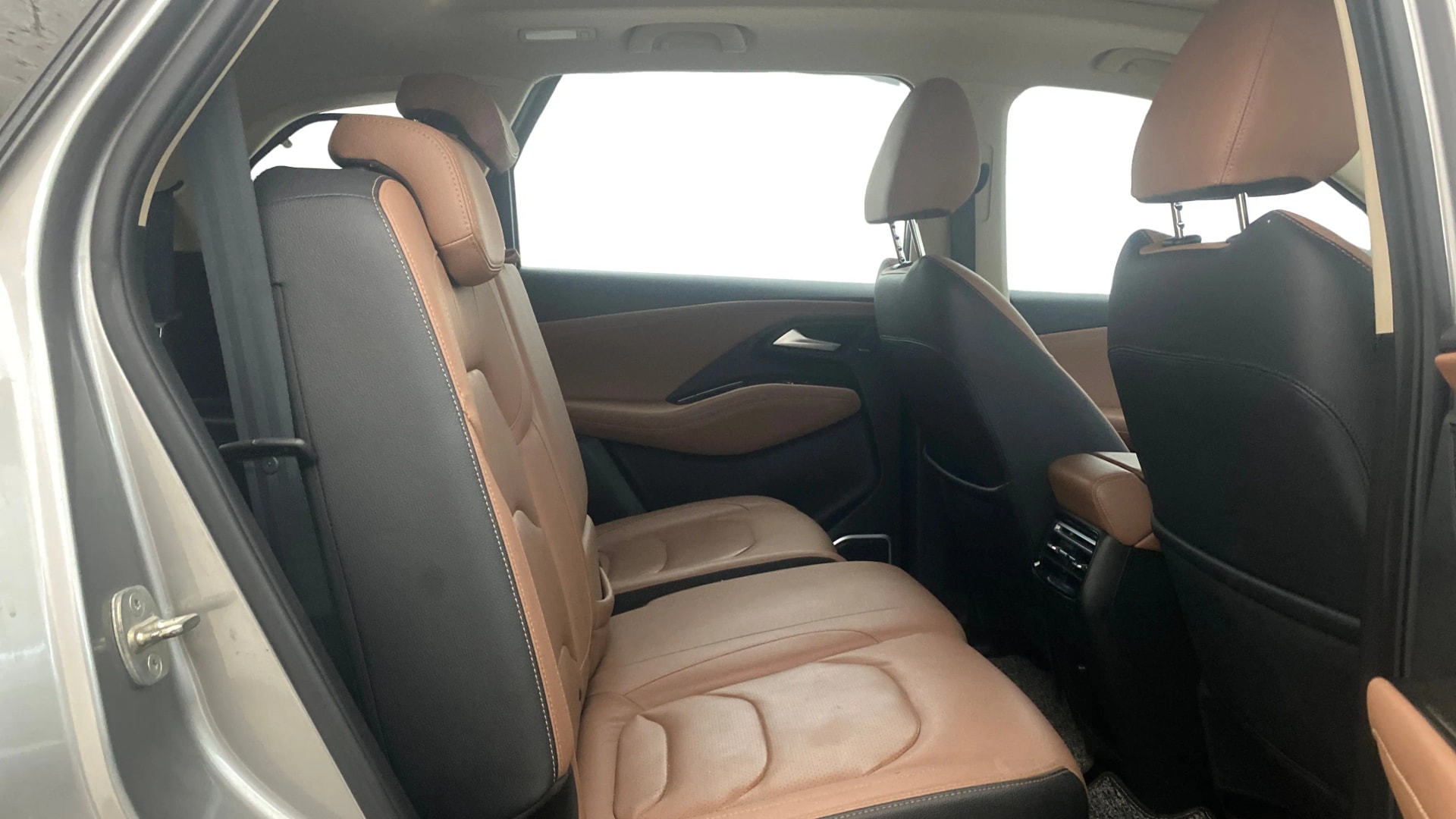 View 2023 MG Hector Plus Sharp Pro 7 Seater CVT Petrol Image 38 Used 2023 MG Hector Plus Sharp Pro 7 Seater CVT Petrol Image 38