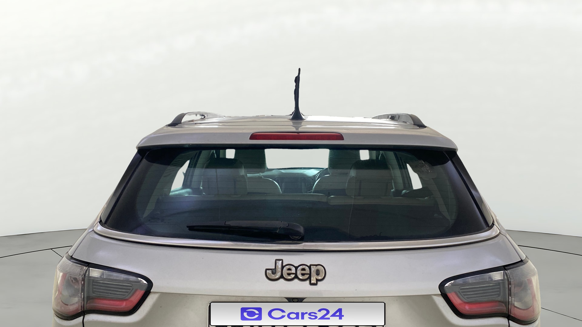 View 2017 Jeep Compass Limited 1.4 Multi AIR Petrol DDCT AT BS IV Image 3 Used 2017 Jeep Compass Limited 1.4 Multi AIR Petrol DDCT AT BS IV Image 3