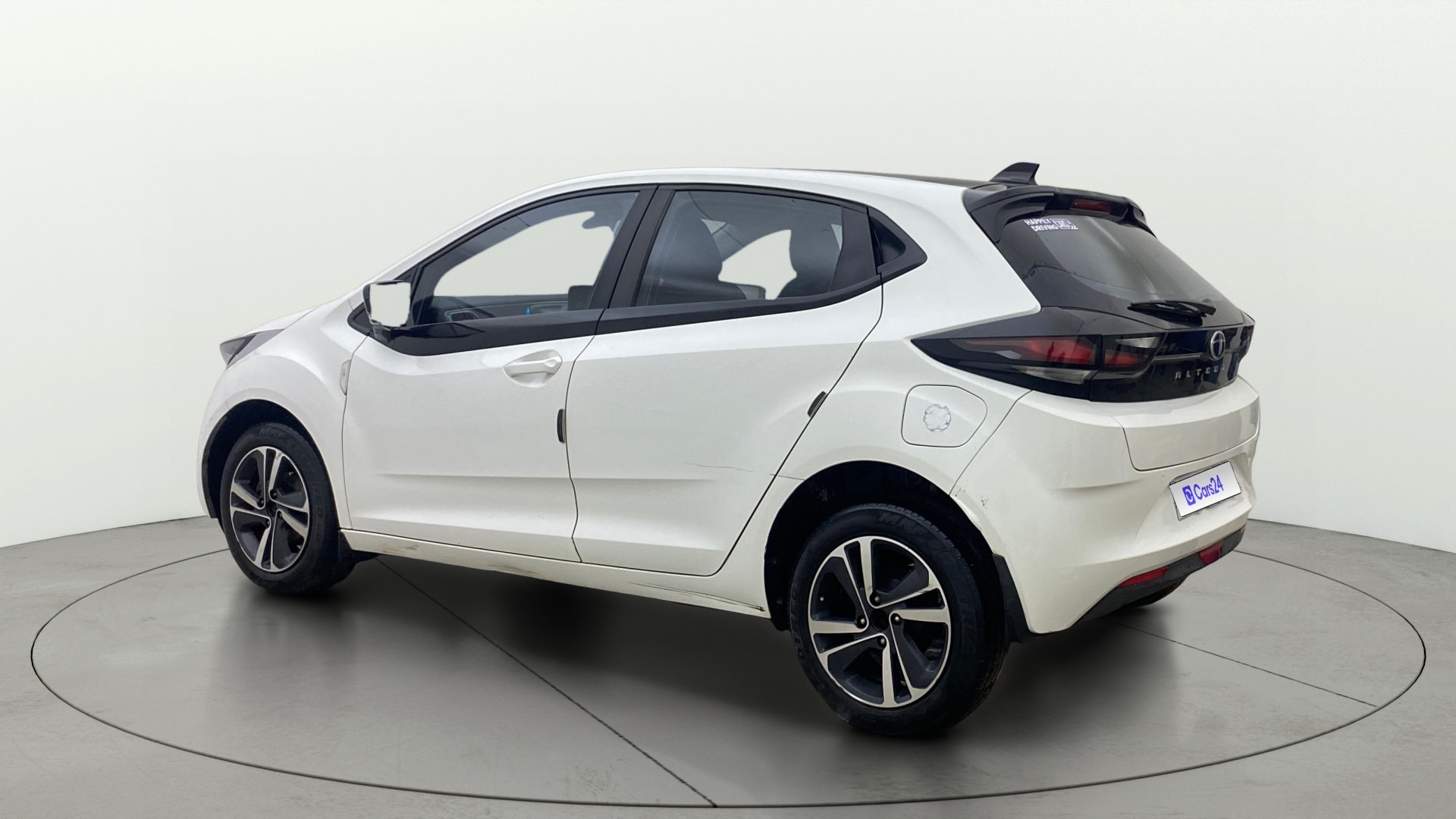 View 2024 Tata Altroz XZ Petrol Image 2 Used 2024 Tata Altroz XZ Petrol Image 2