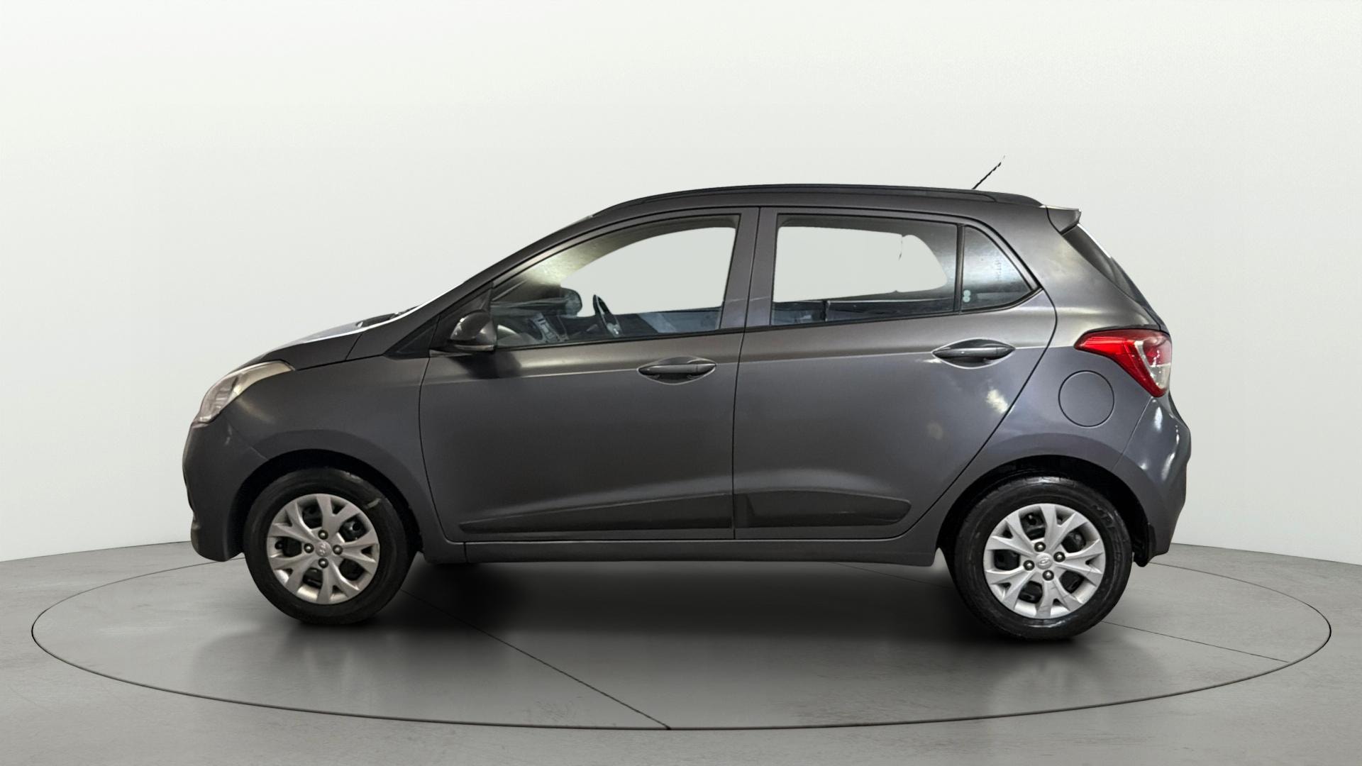 View 2015 Hyundai Grand i10 Sportz 1.2 Kappa Image 5 Used 2015 Hyundai Grand i10 Sportz 1.2 Kappa Image 5