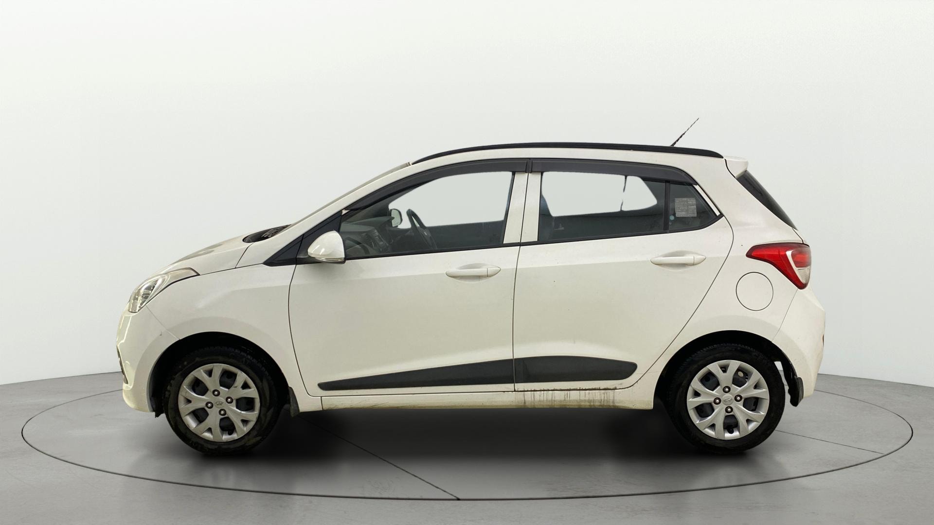 View 2016 Hyundai Grand i10 Sportz 1.2 Kappa Image 5 Used 2016 Hyundai Grand i10 Sportz 1.2 Kappa Image 5
