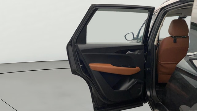View MG Hector Plus Image 16 Used MG Hector Plus Image 16