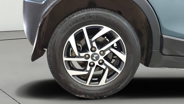 View Mahindra XUV300 Image 25 Used Mahindra XUV300 Image 25